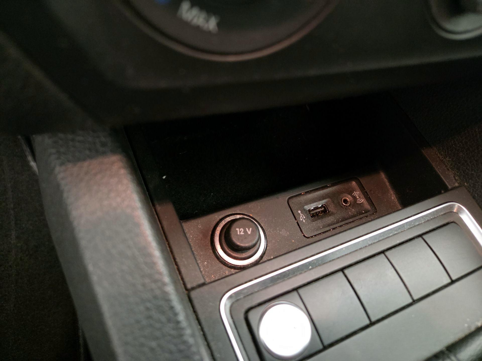 Thumbnail: 2017 Volkswagen Jetta - 17