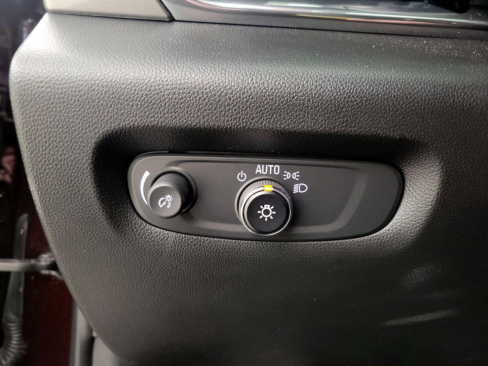 Thumbnail: 2023 Chevrolet Traverse - 13