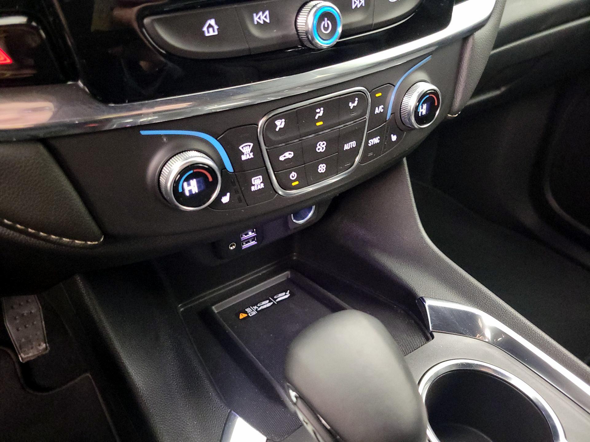 Thumbnail: 2023 Chevrolet Traverse - 16