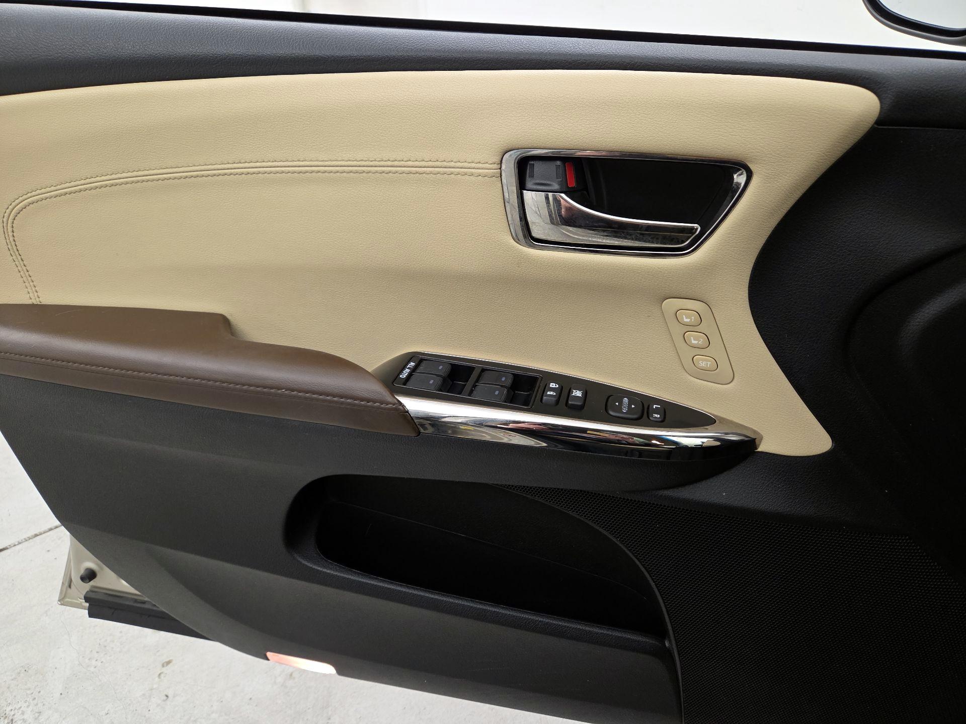 Thumbnail: 2014 Toyota Avalon - 12