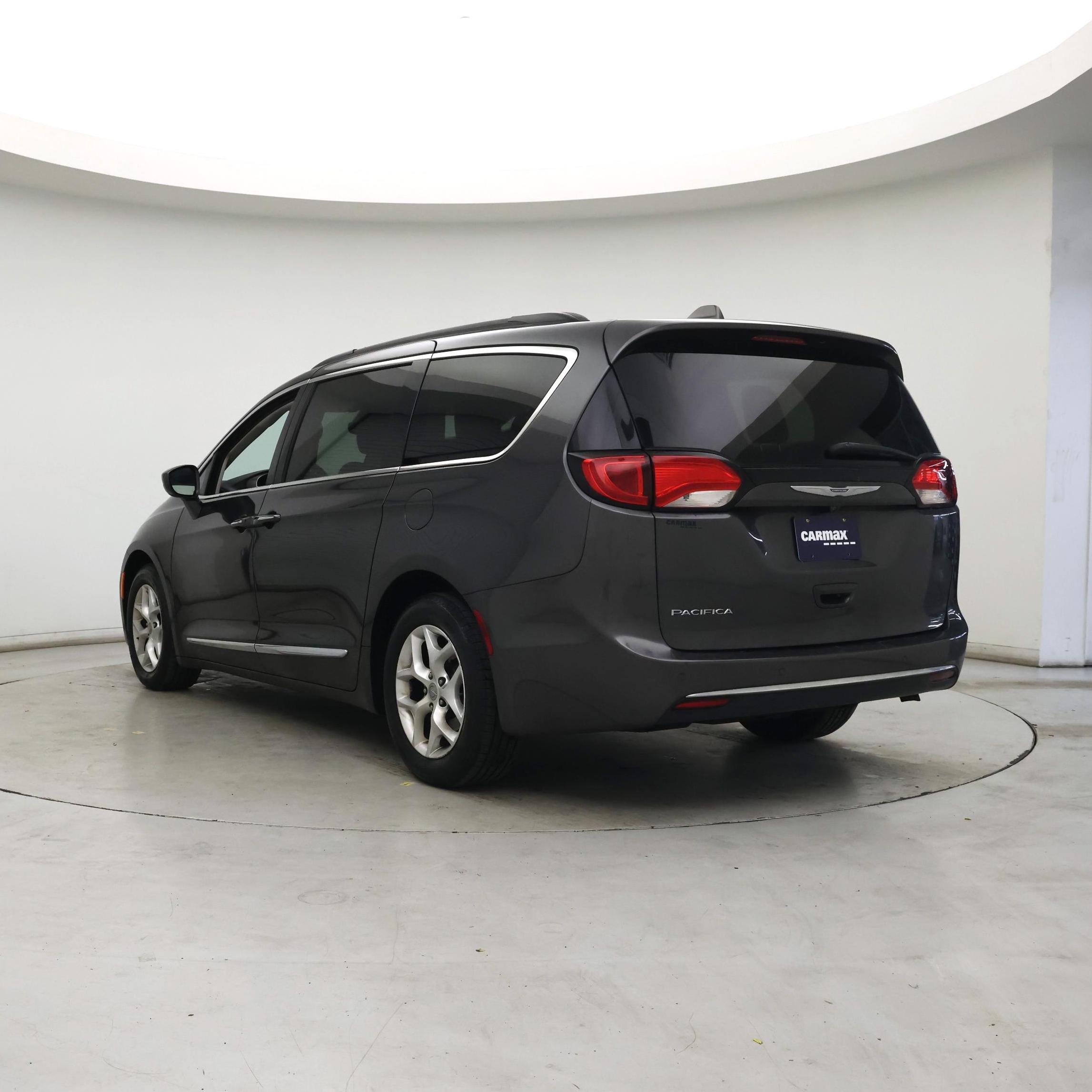 Thumbnail: 2017 Chrysler Pacifica - 2