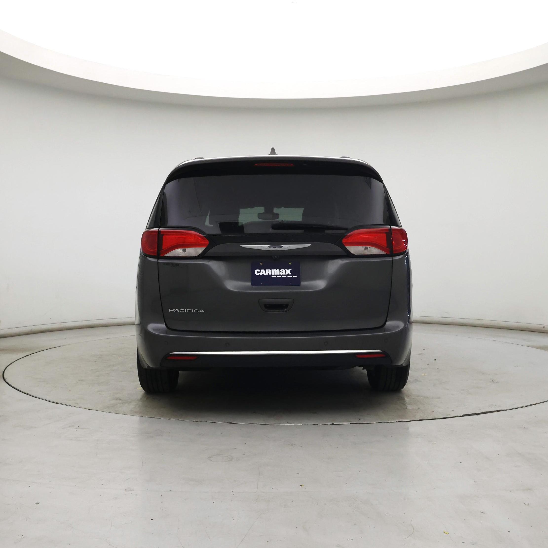 Thumbnail: 2017 Chrysler Pacifica - 6