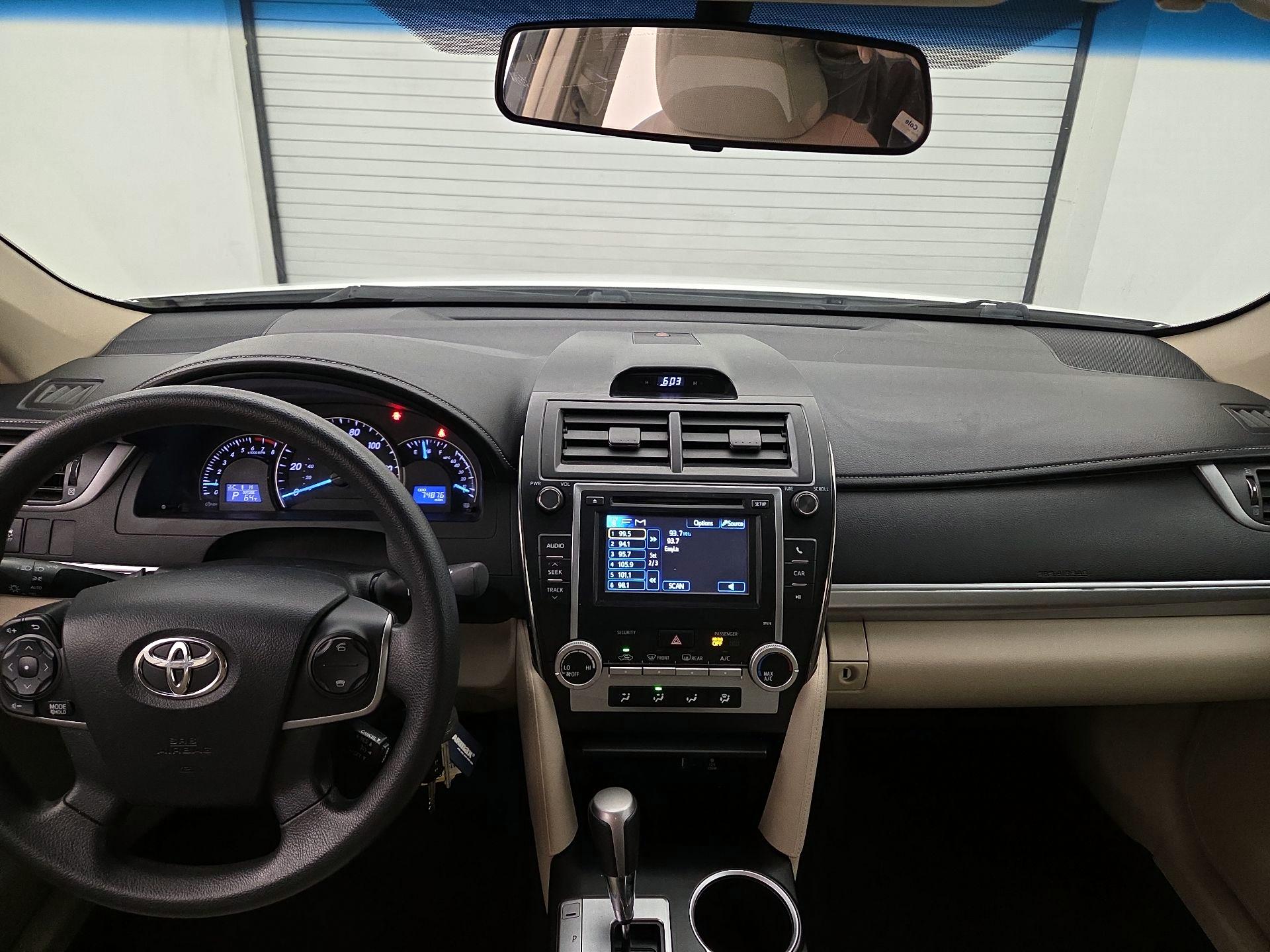 Thumbnail: 2014 Toyota Camry - 9