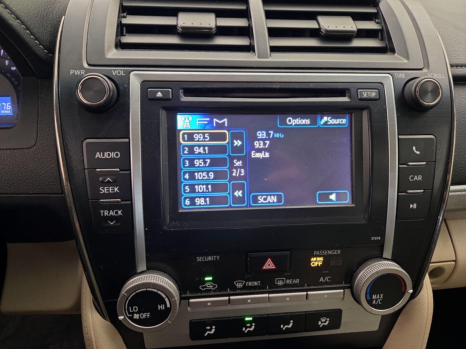 Thumbnail: 2014 Toyota Camry - 14