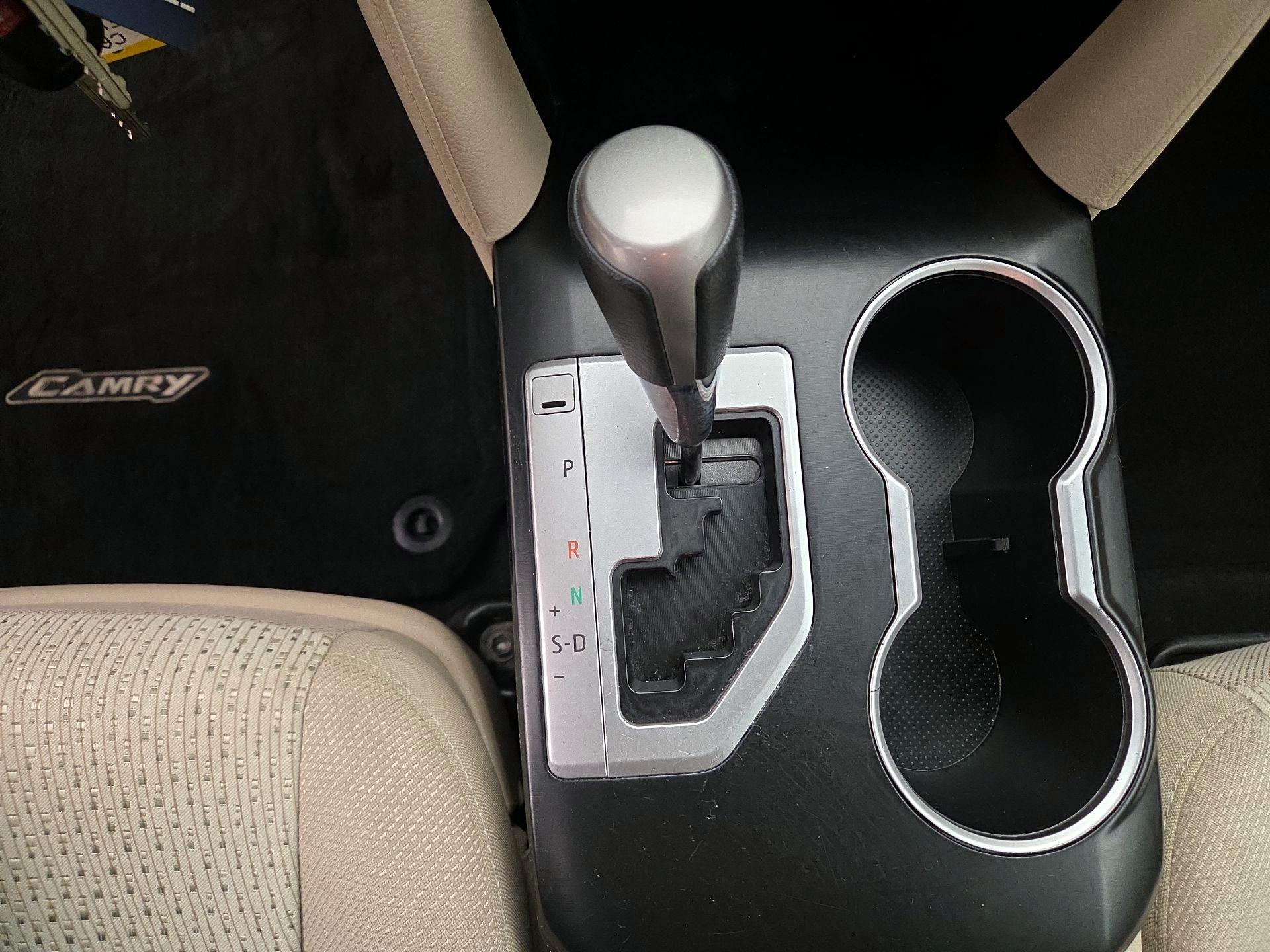 Thumbnail: 2014 Toyota Camry - 16