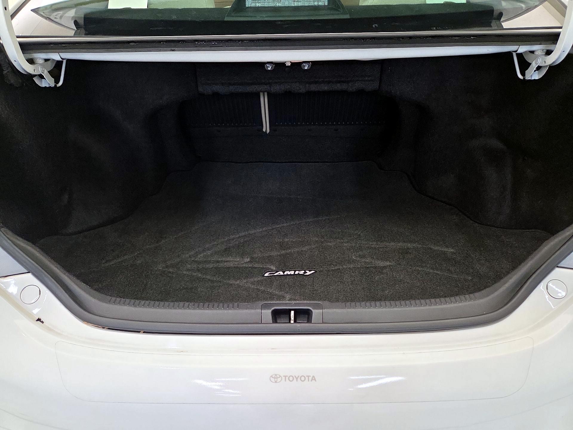 Thumbnail: 2014 Toyota Camry - 19