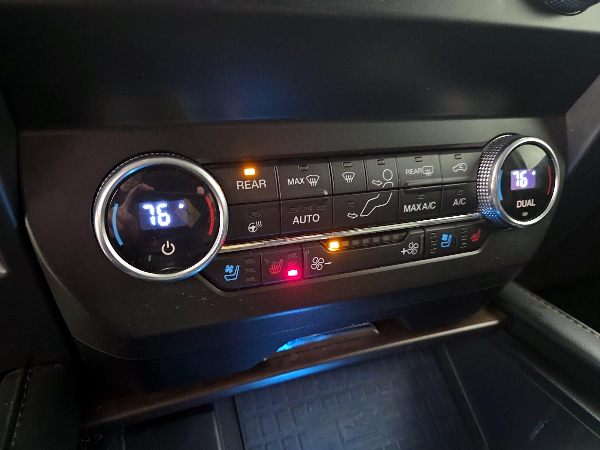 Thumbnail: 2021 Ford Expedition - 15