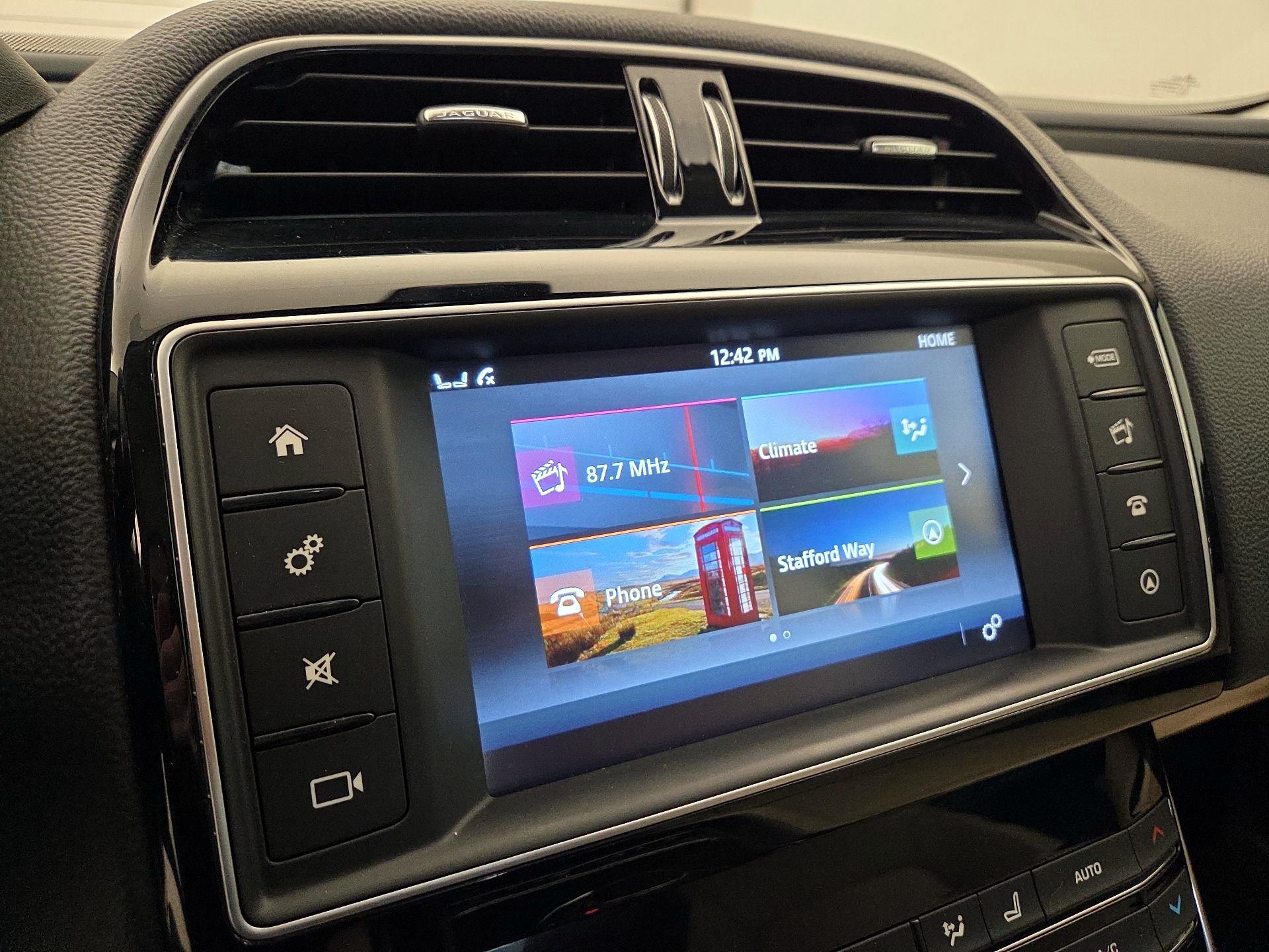 Thumbnail: 2017 Jaguar XE - 14