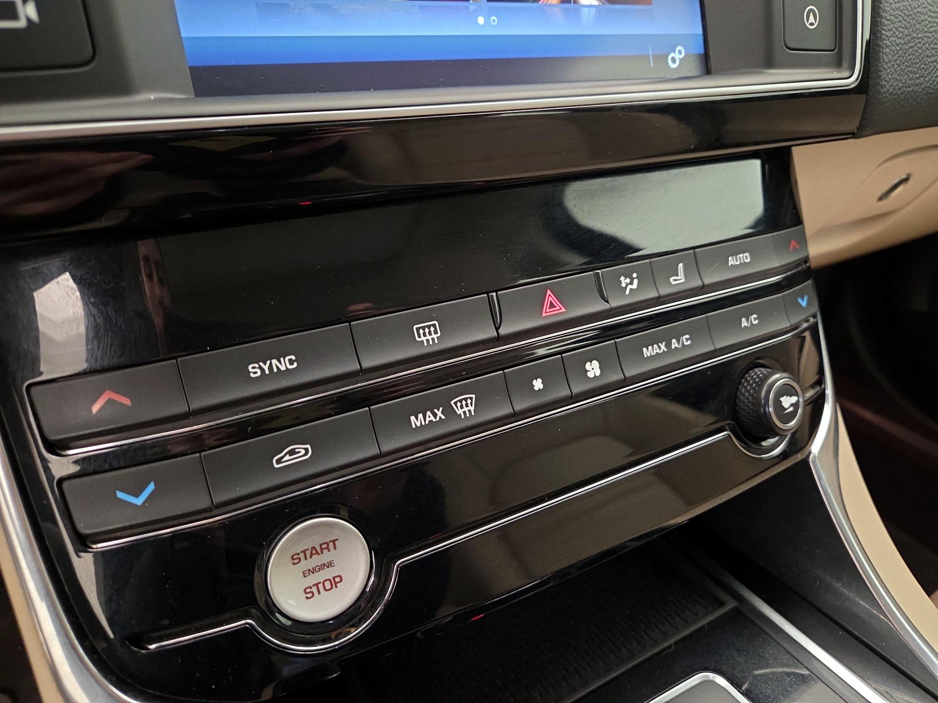 Thumbnail: 2017 Jaguar XE - 15