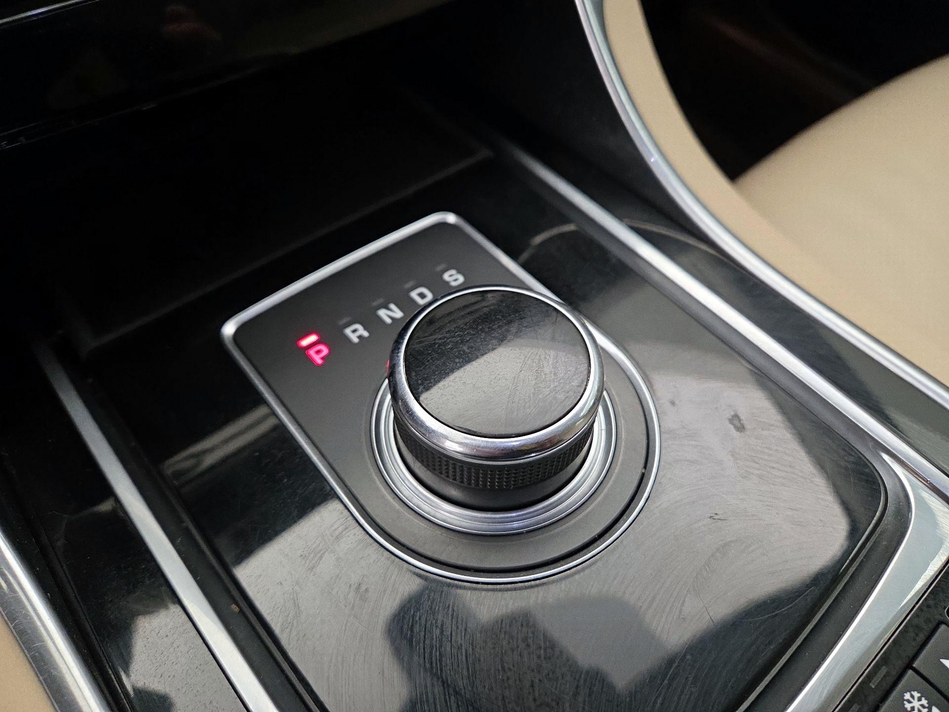 Thumbnail: 2017 Jaguar XE - 16