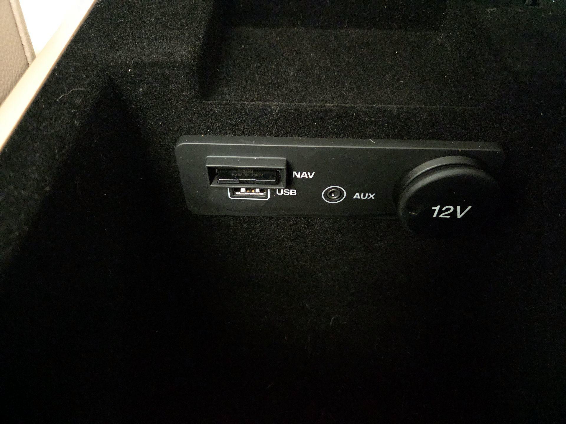 Thumbnail: 2017 Jaguar XE - 17