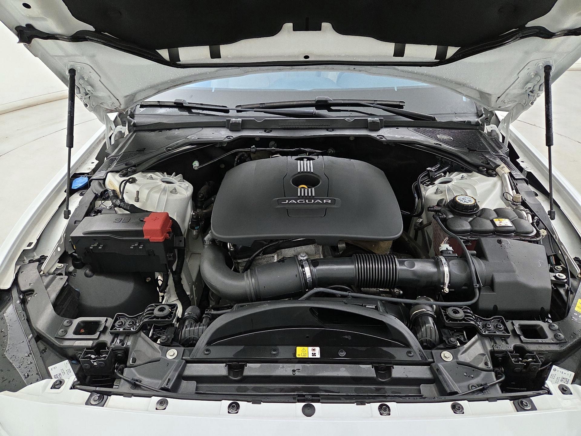 Thumbnail: 2017 Jaguar XE - 20