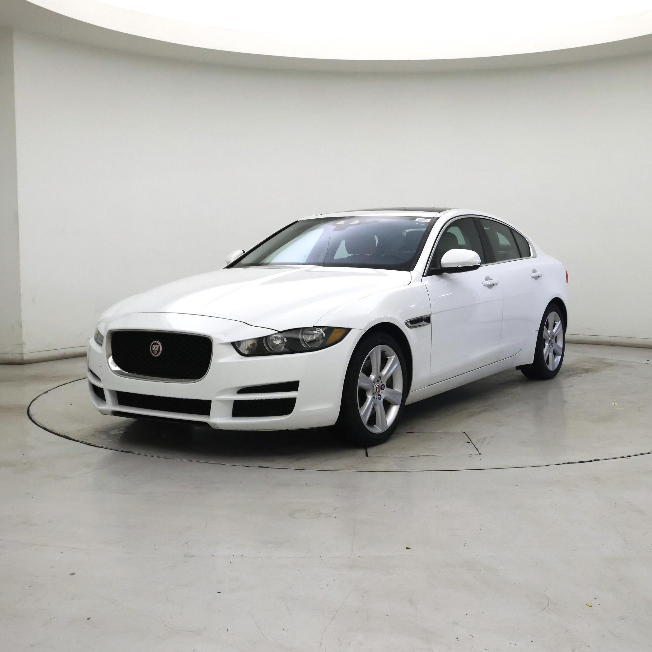 Thumbnail: 2017 Jaguar XE - 4