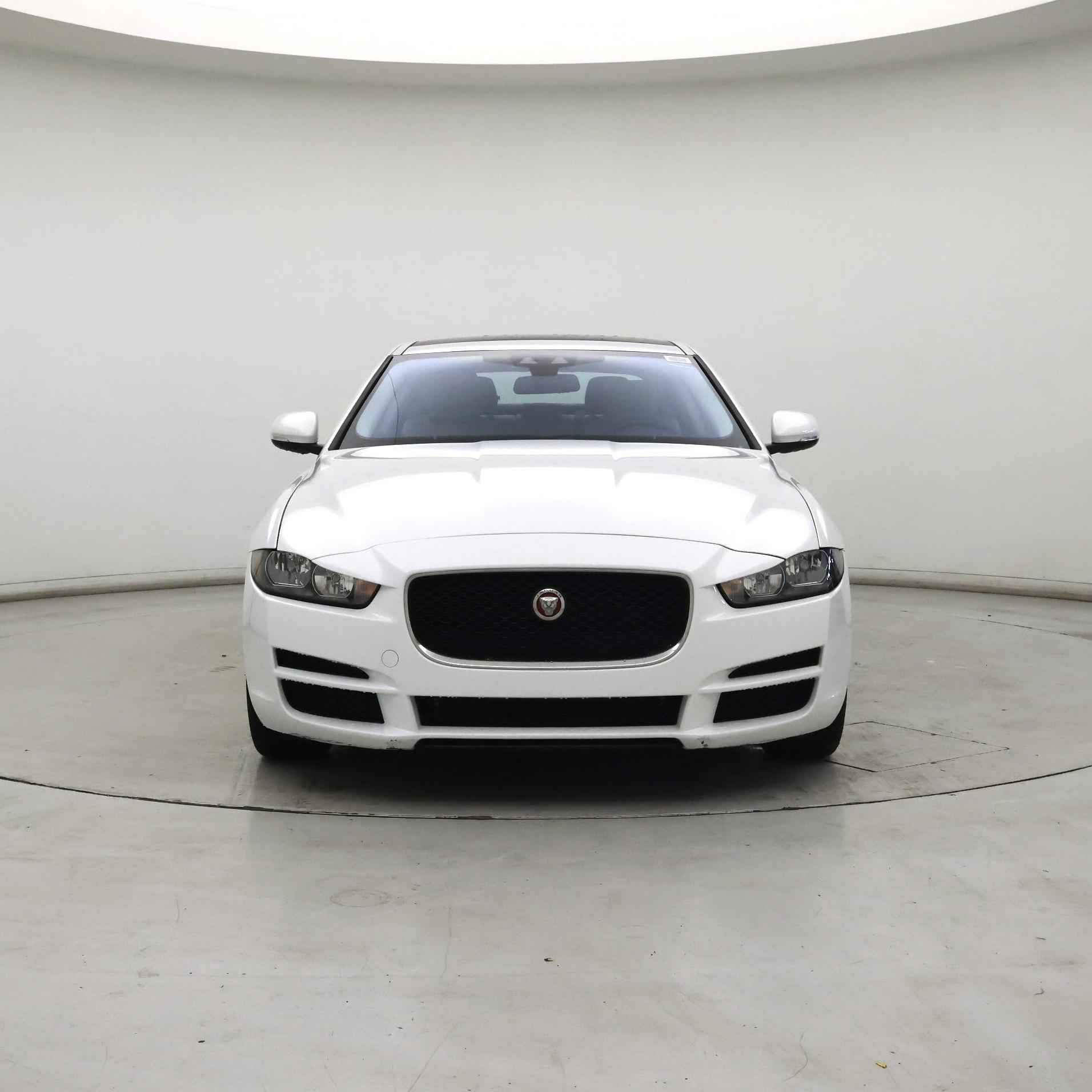 Thumbnail: 2017 Jaguar XE - 5