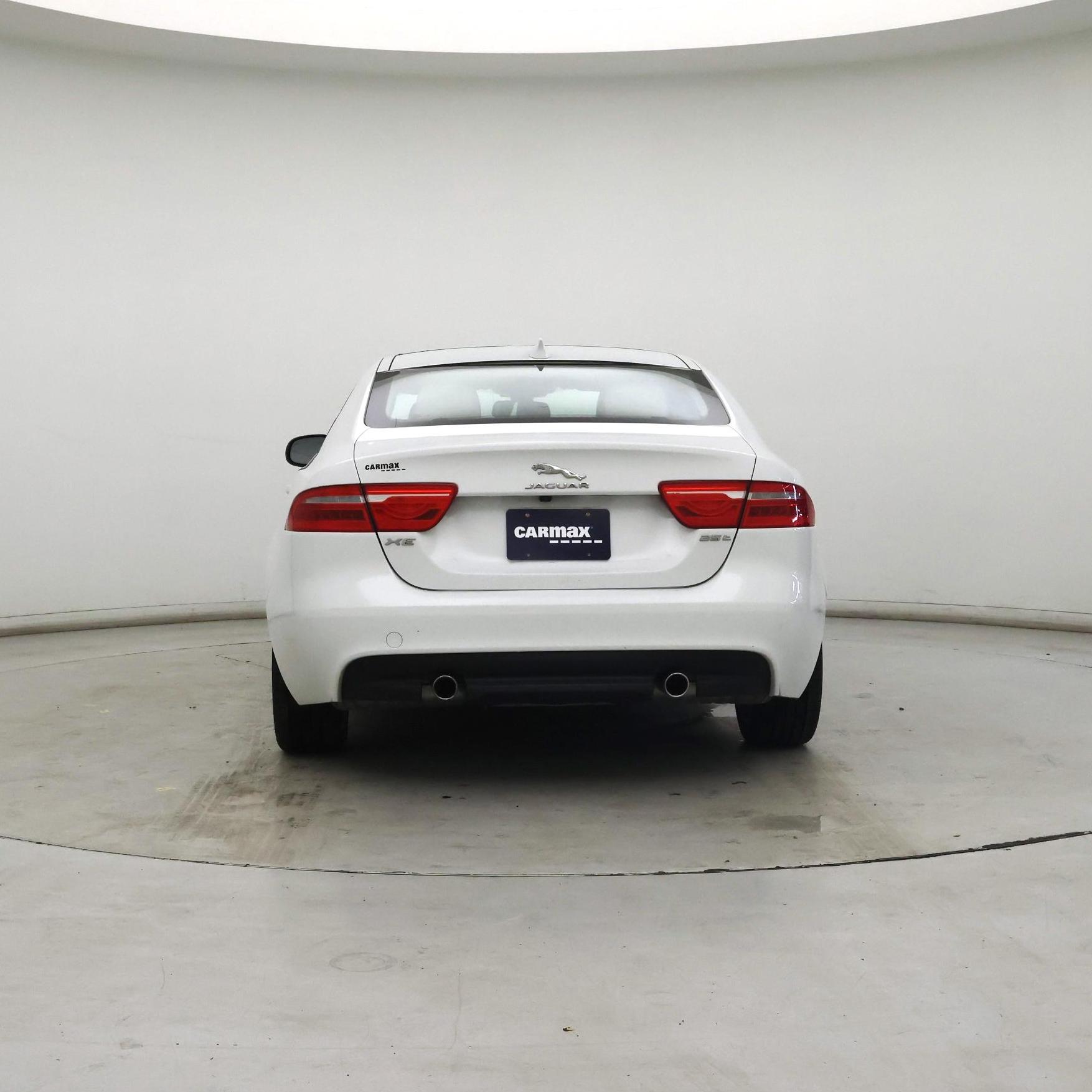 Thumbnail: 2017 Jaguar XE - 6