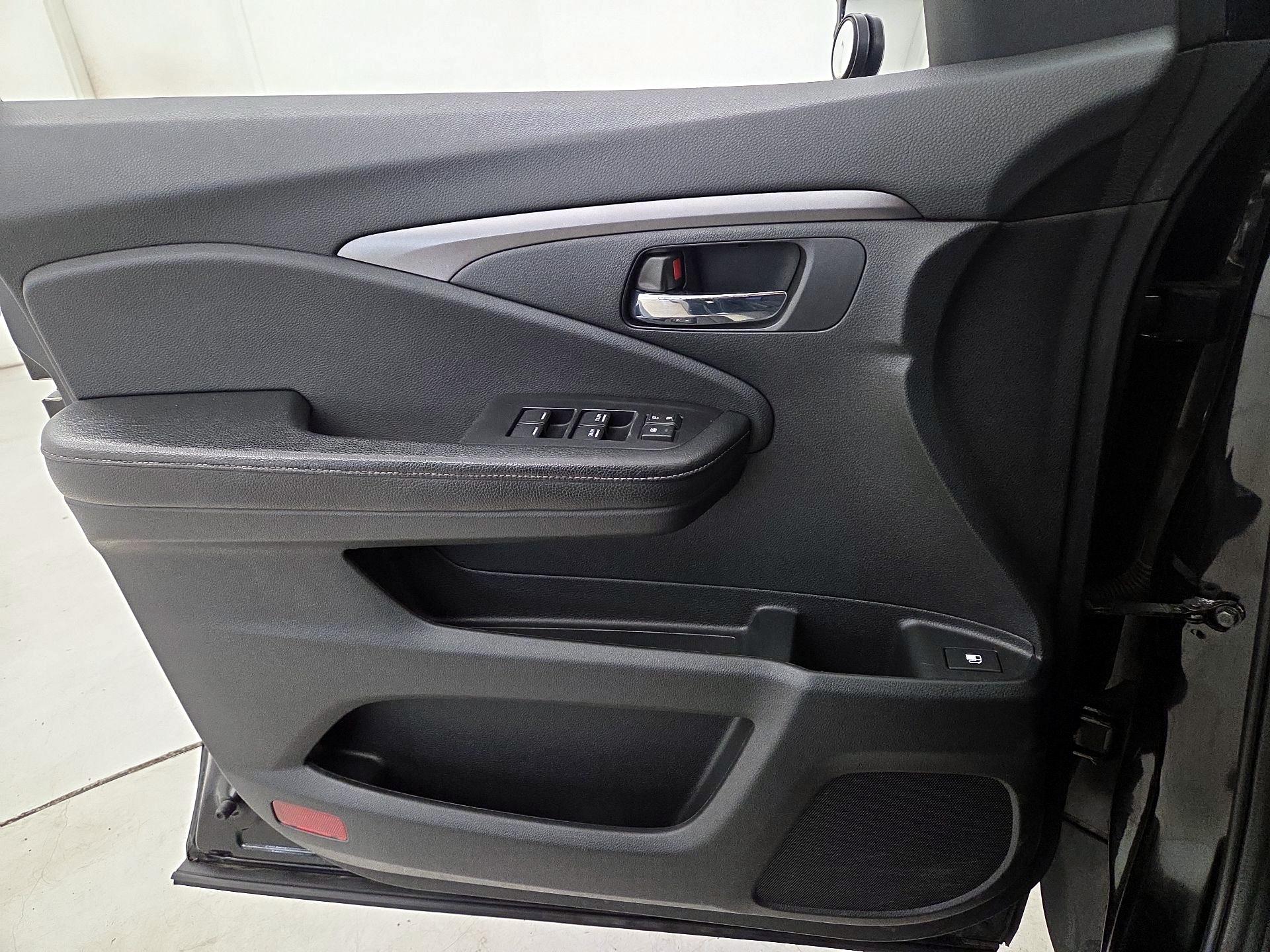 Thumbnail: 2019 Honda Ridgeline - 12