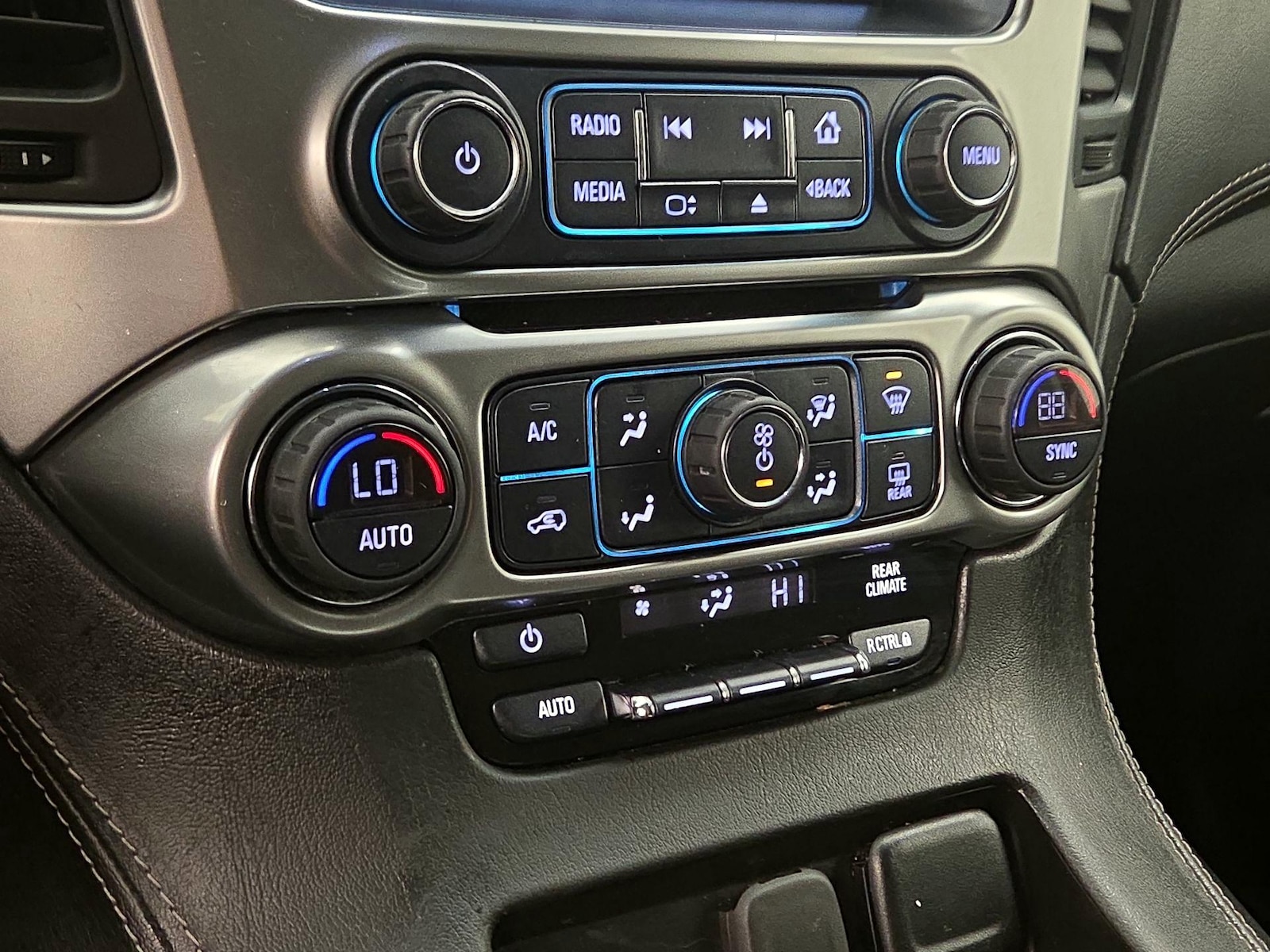 2018 Chevrolet Tahoe LS - Photo 17