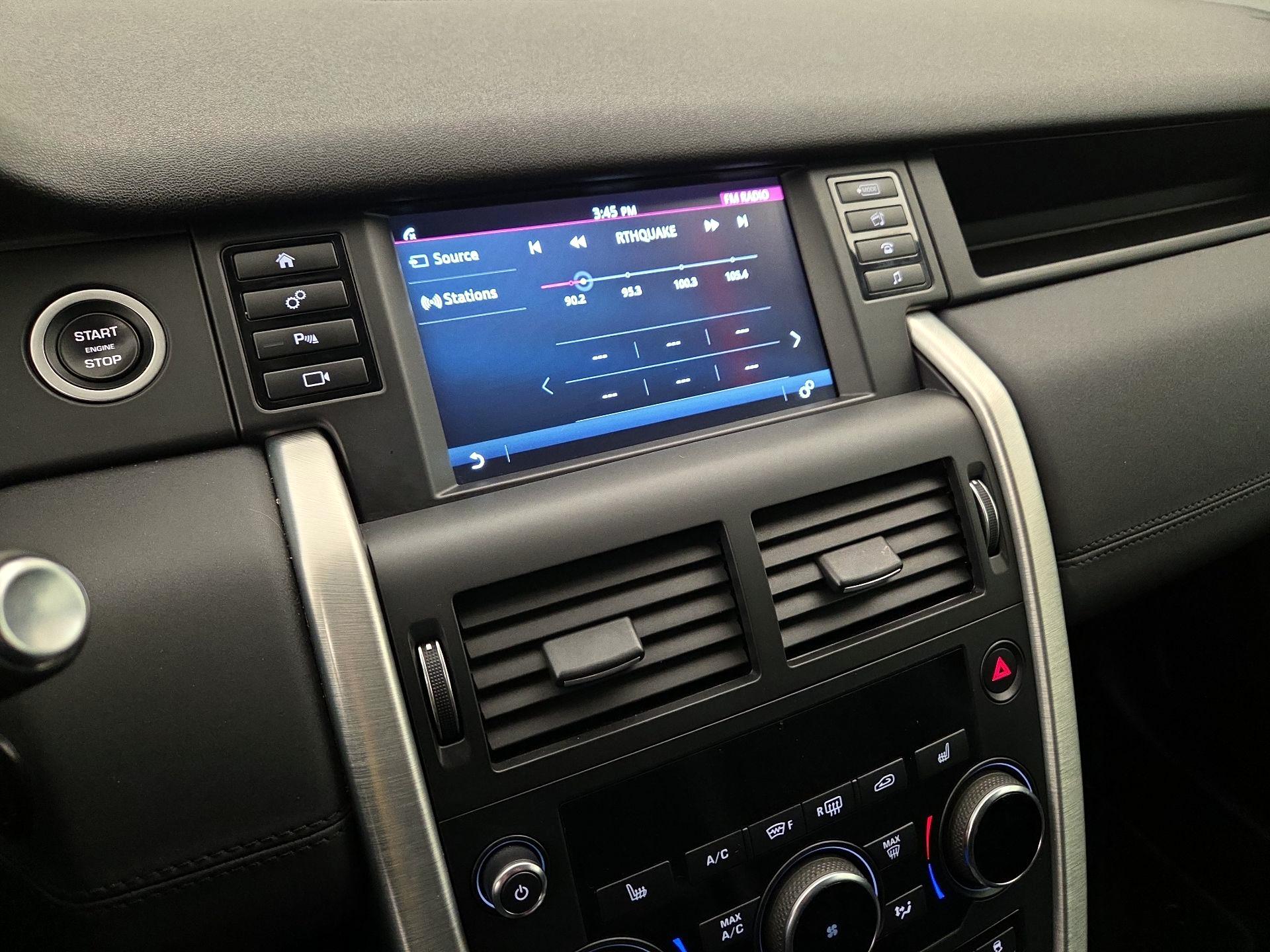 Thumbnail: 2018 Land Rover Discovery Sport - 15