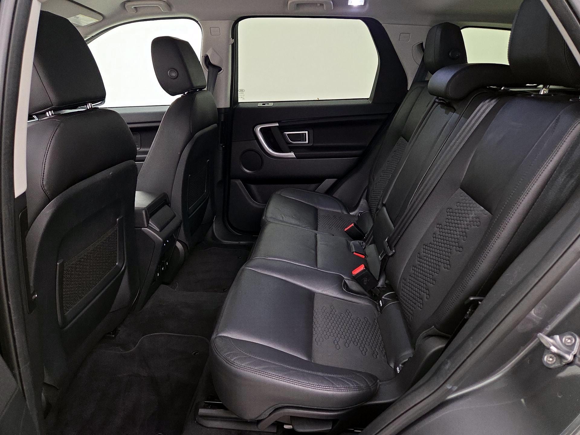 Thumbnail: 2018 Land Rover Discovery Sport - 19