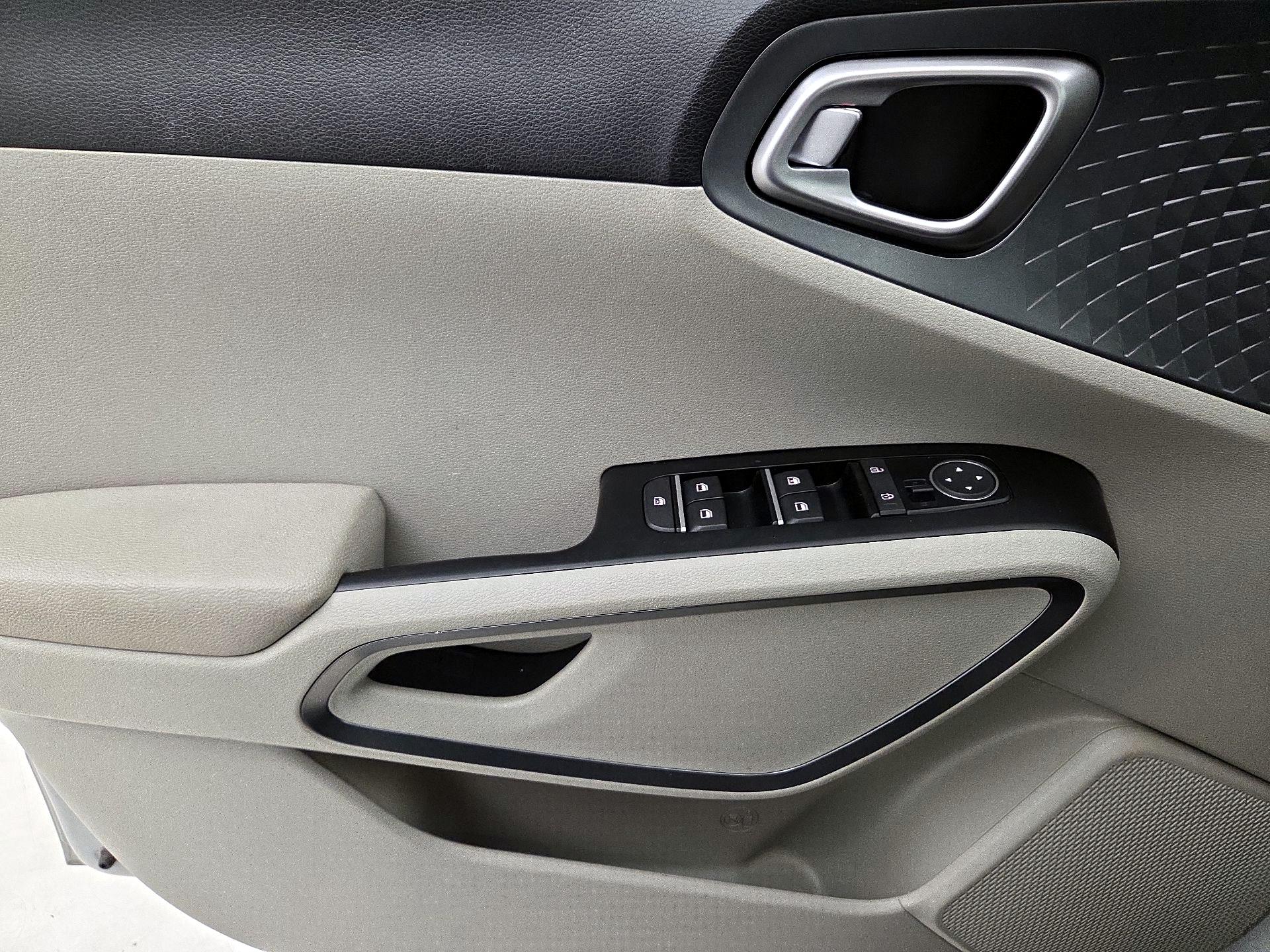 Thumbnail: 2021 Kia Soul - 12