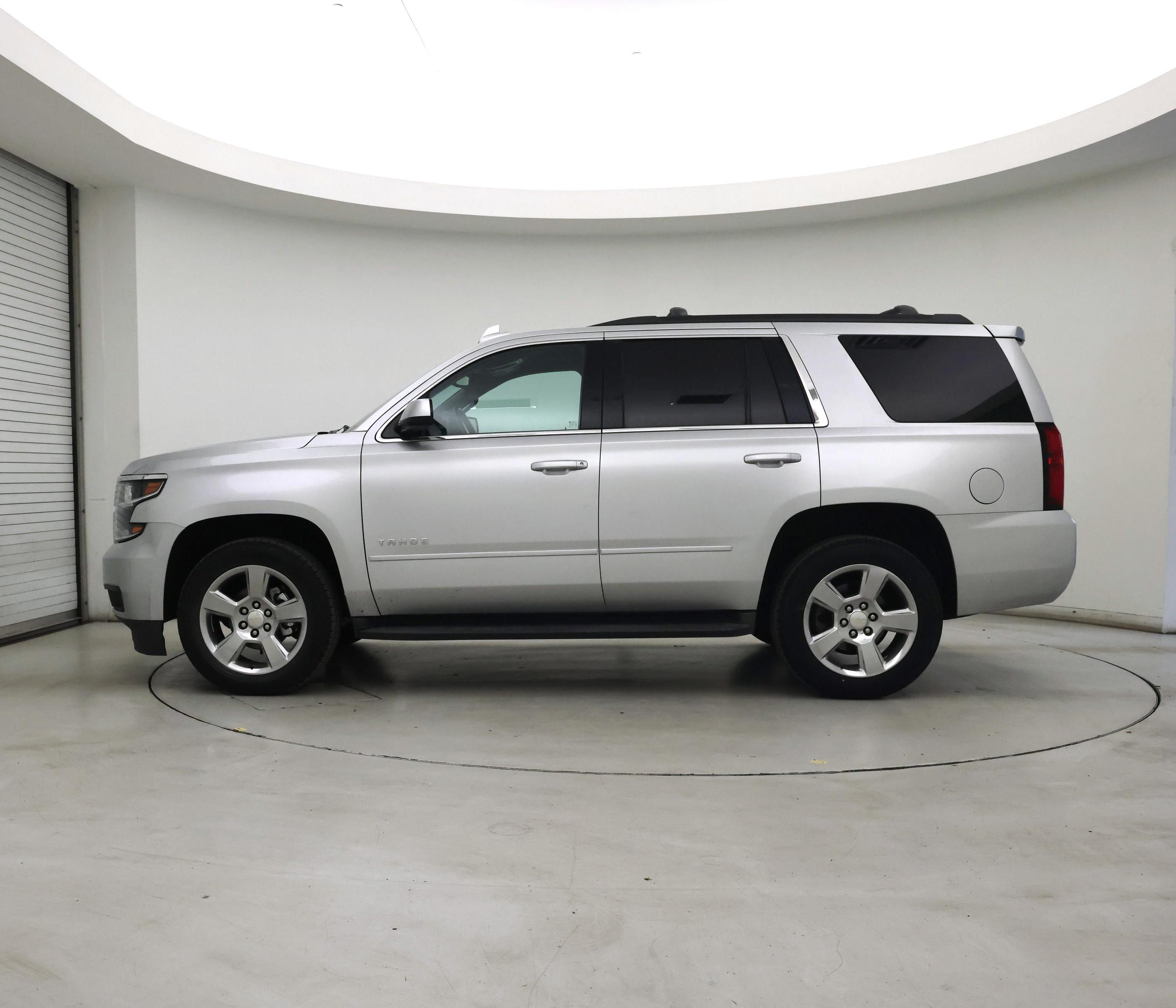 Thumbnail: 2017 Chevrolet Tahoe - 3