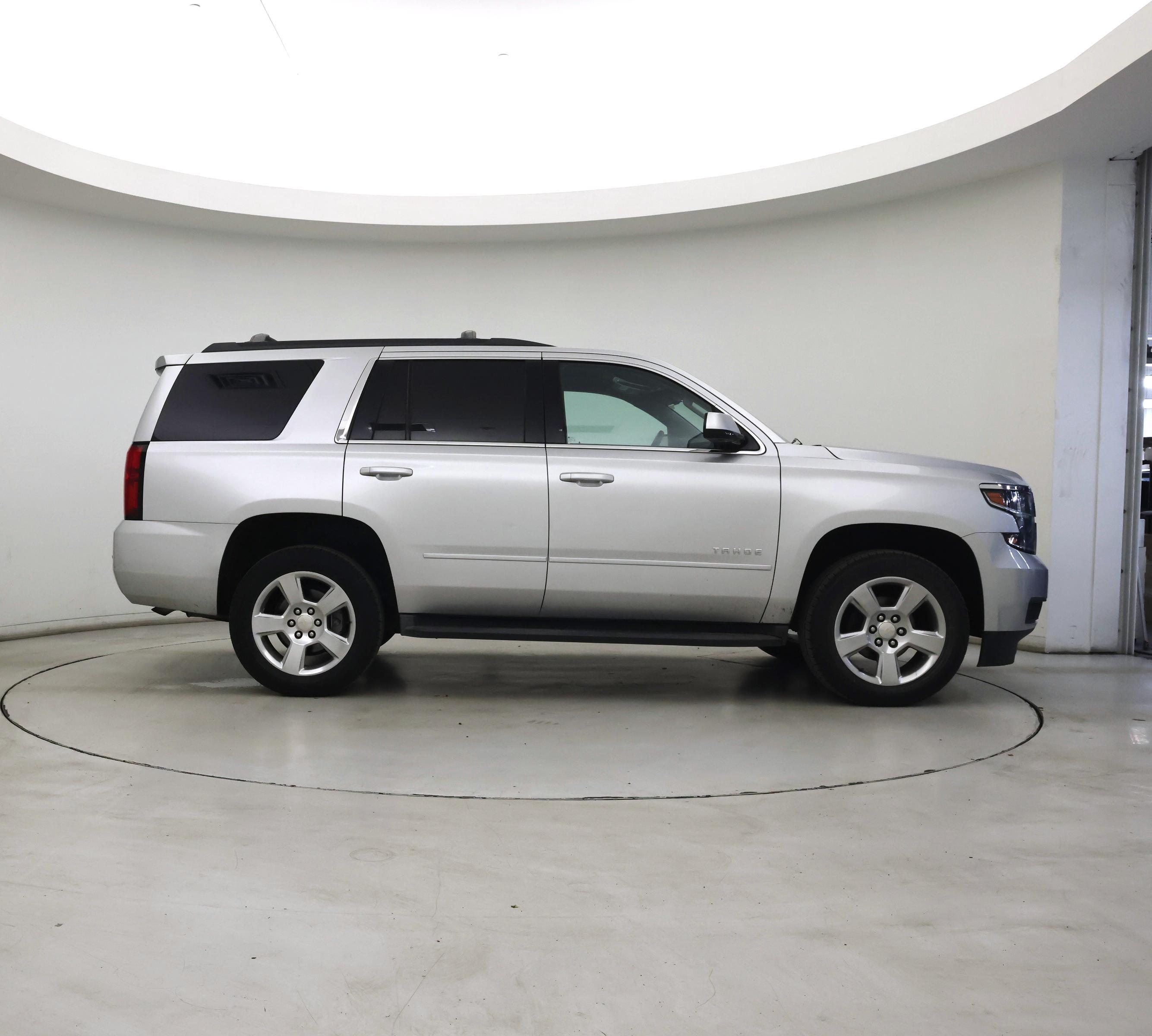 Thumbnail: 2017 Chevrolet Tahoe - 7