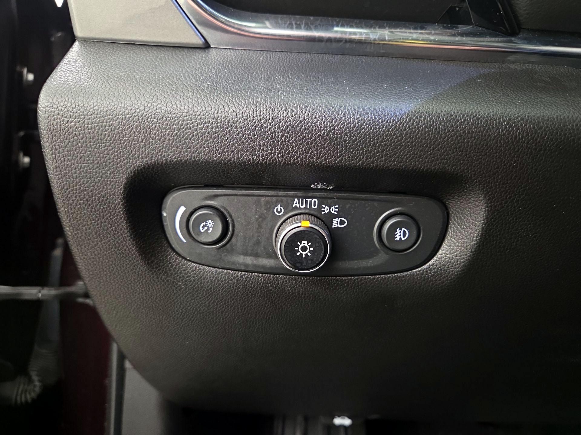 Thumbnail: 2021 Chevrolet Traverse - 13