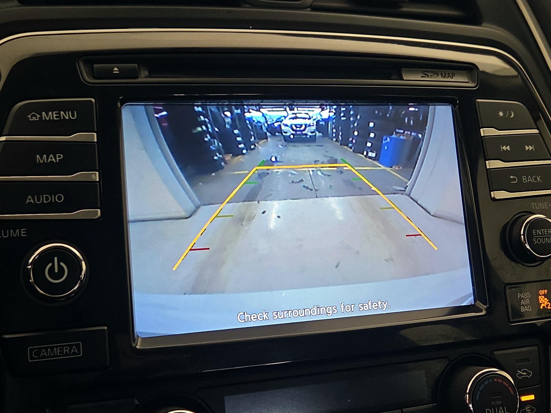 Thumbnail: 2017 Nissan Maxima - 15