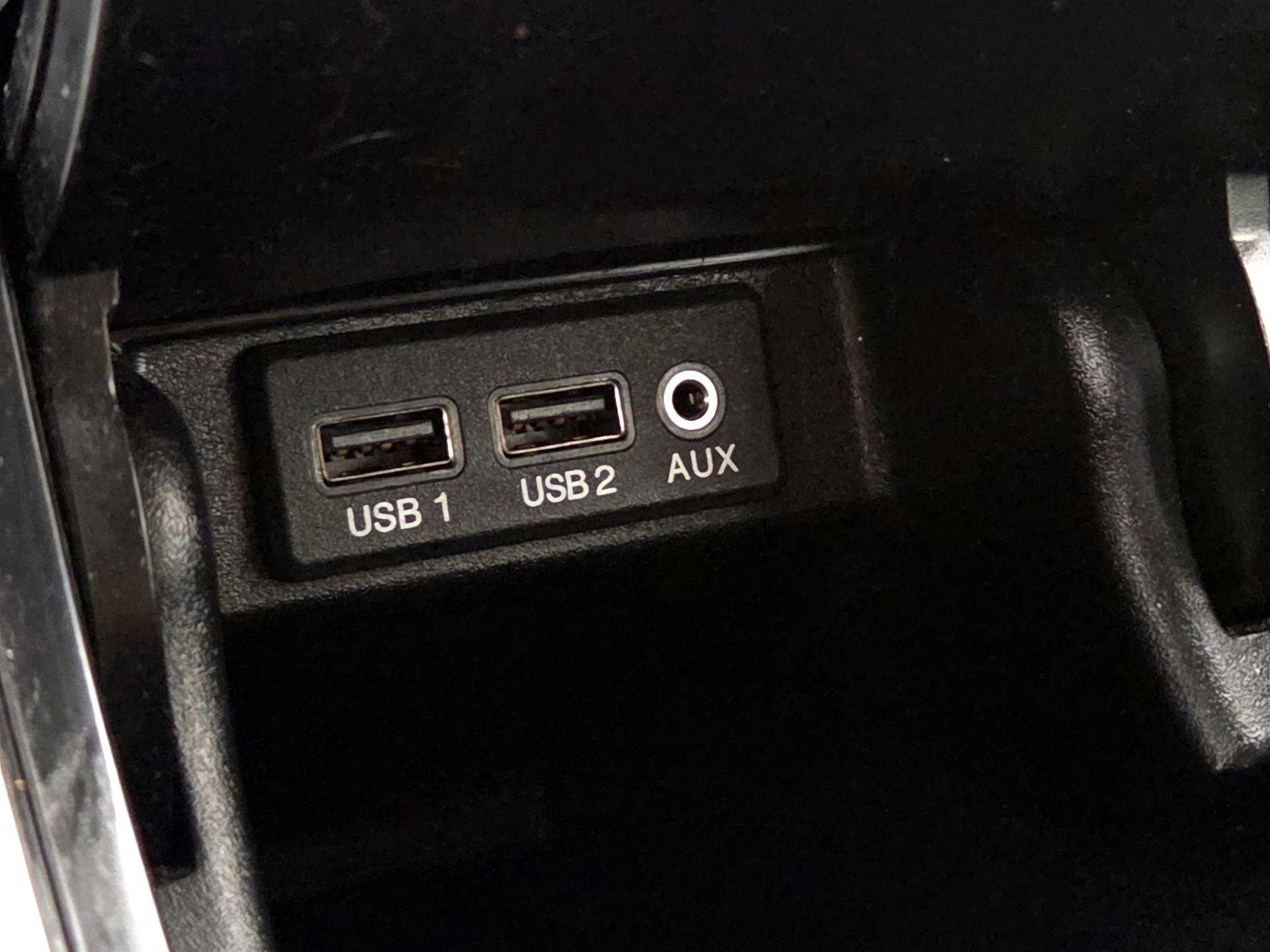 Thumbnail: 2017 Nissan Maxima - 19