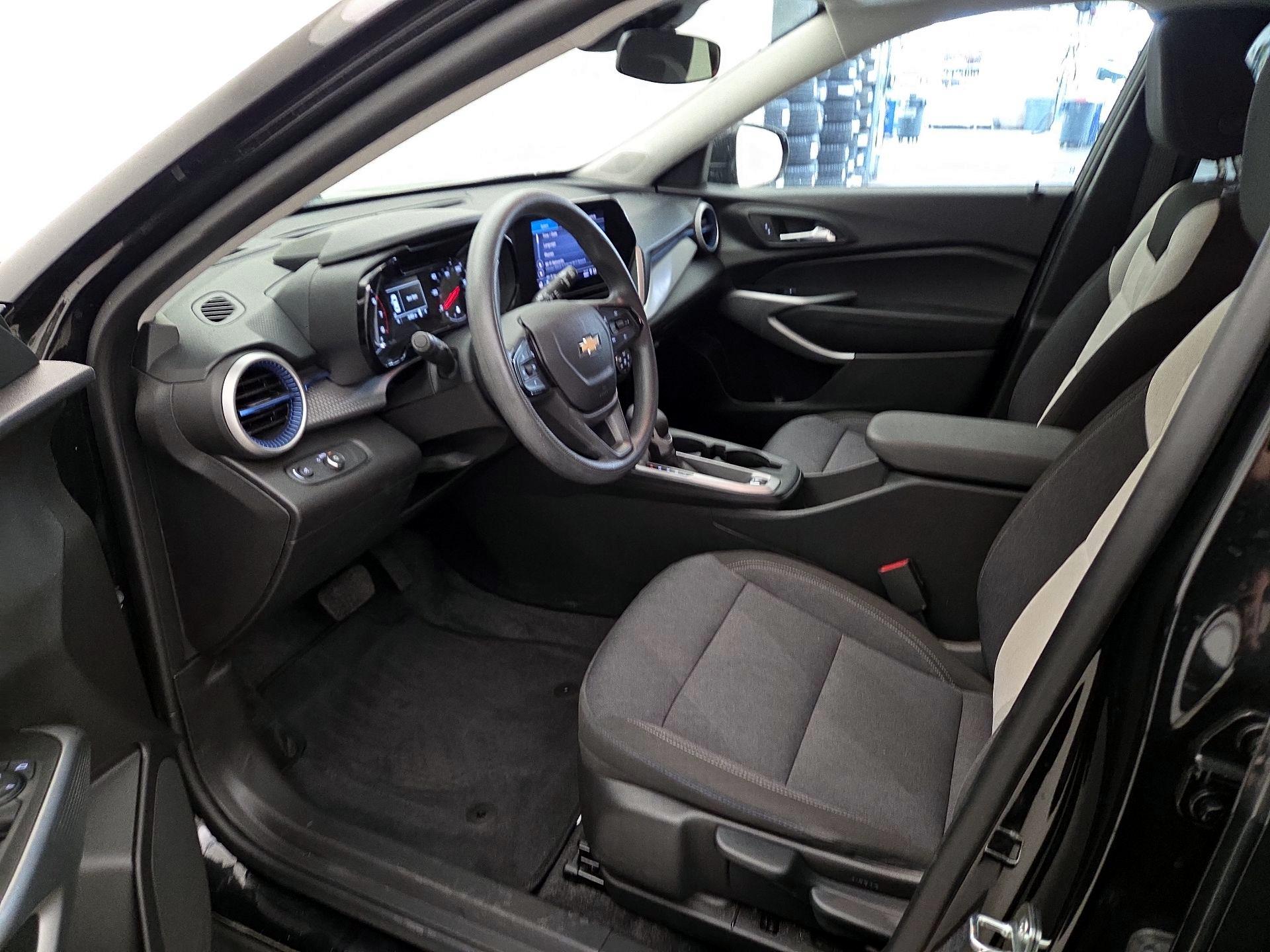 Thumbnail: 2024 Chevrolet Trax - 11