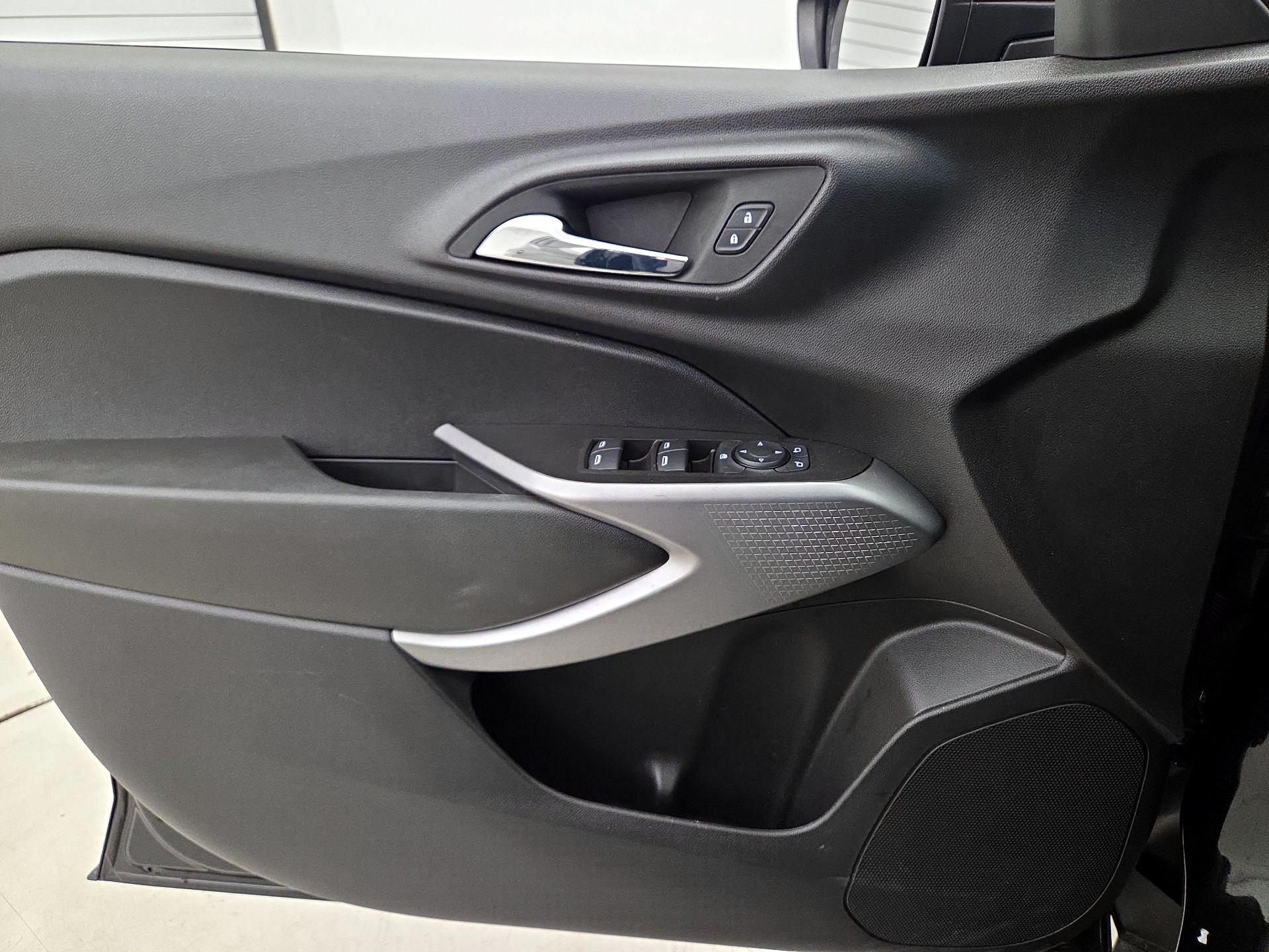 Thumbnail: 2024 Chevrolet Trax - 12