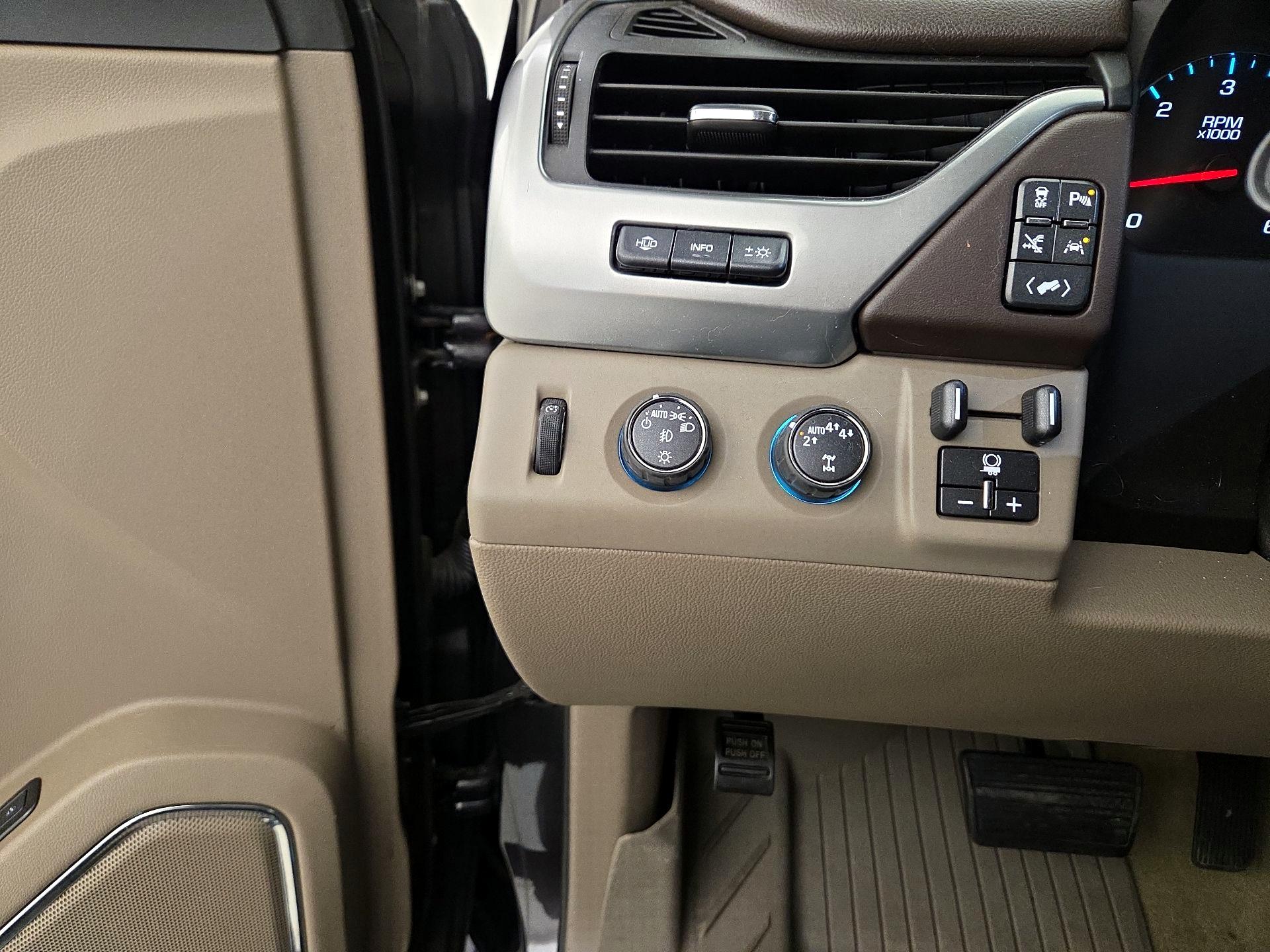 Thumbnail: 2017 Chevrolet Tahoe - 13