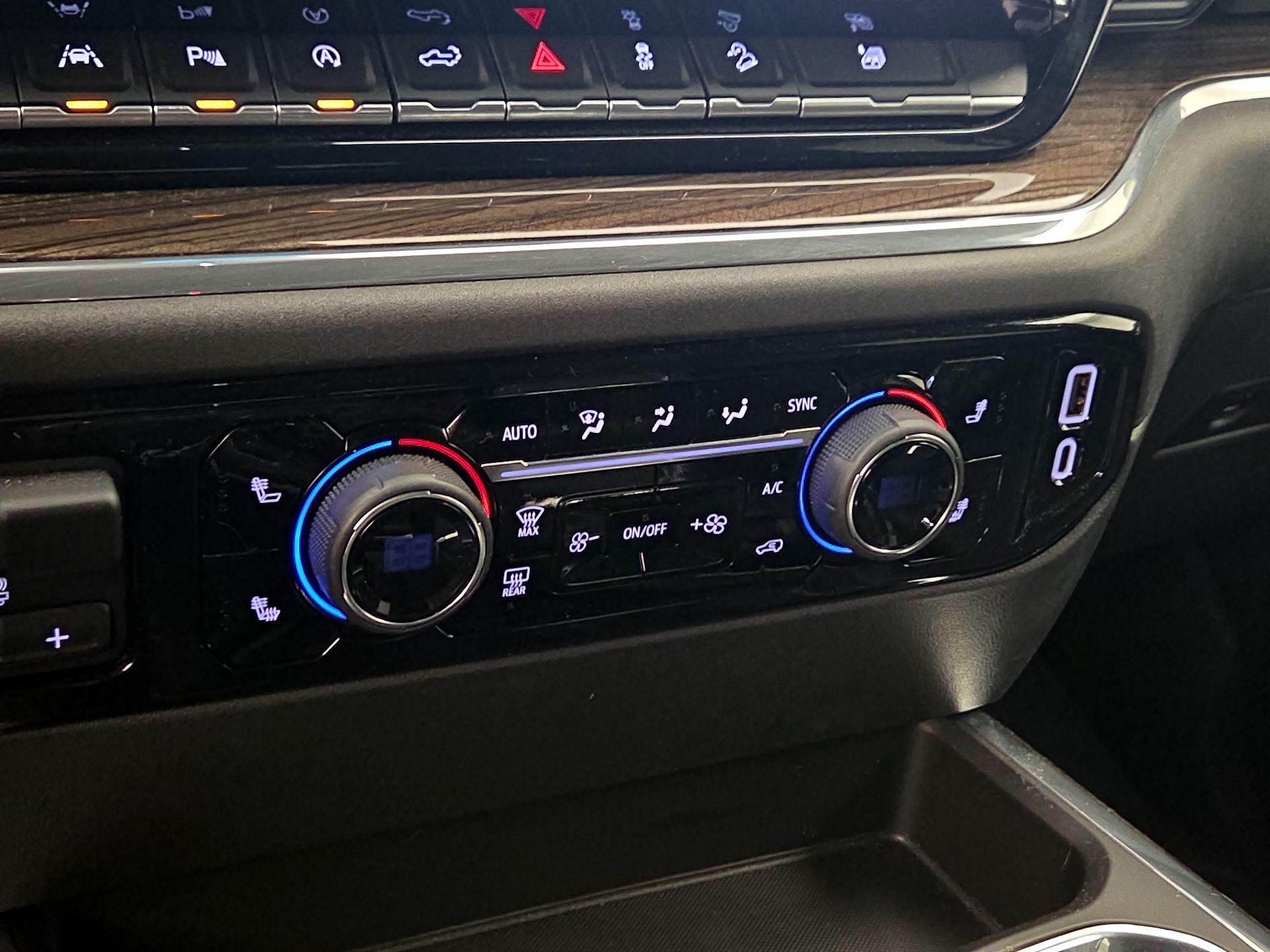 Thumbnail: 2024 Chevrolet Silverado 1500 - 17