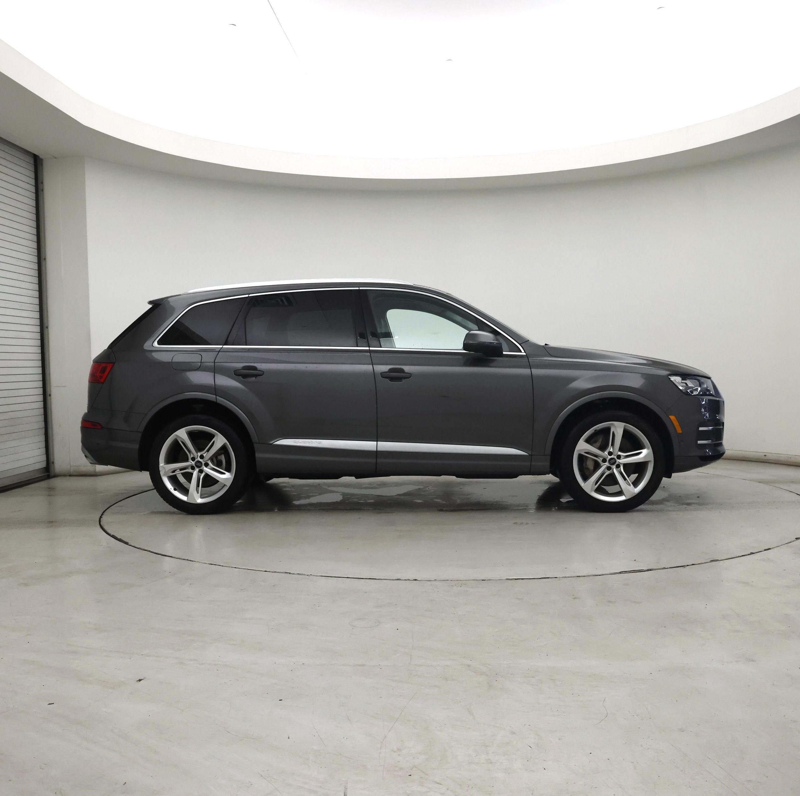Thumbnail: 2019 Audi Q7 - 7