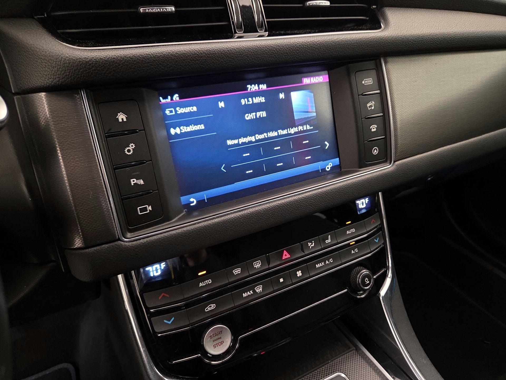 Thumbnail: 2016 Jaguar XF - 15
