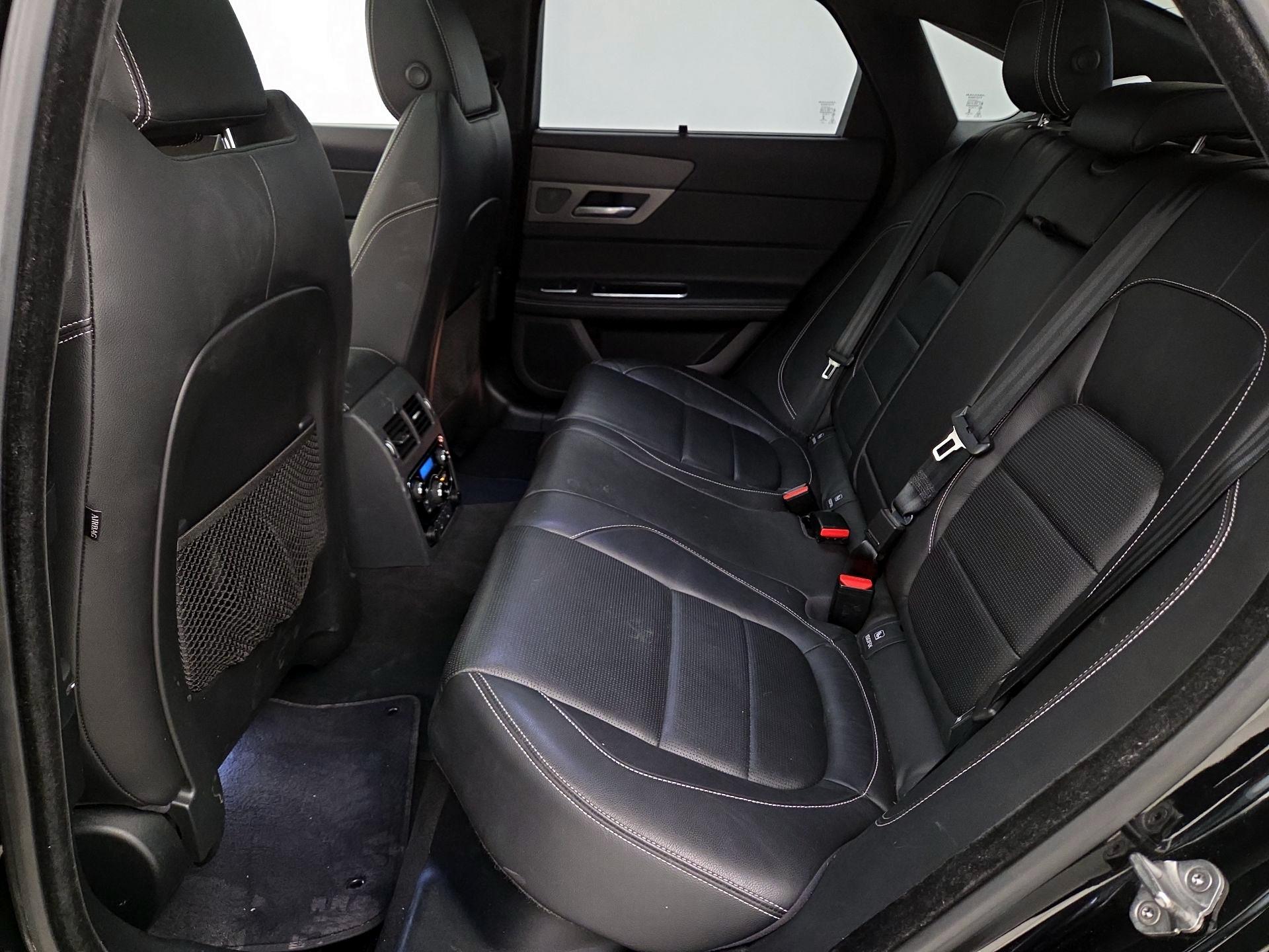 Thumbnail: 2016 Jaguar XF - 19