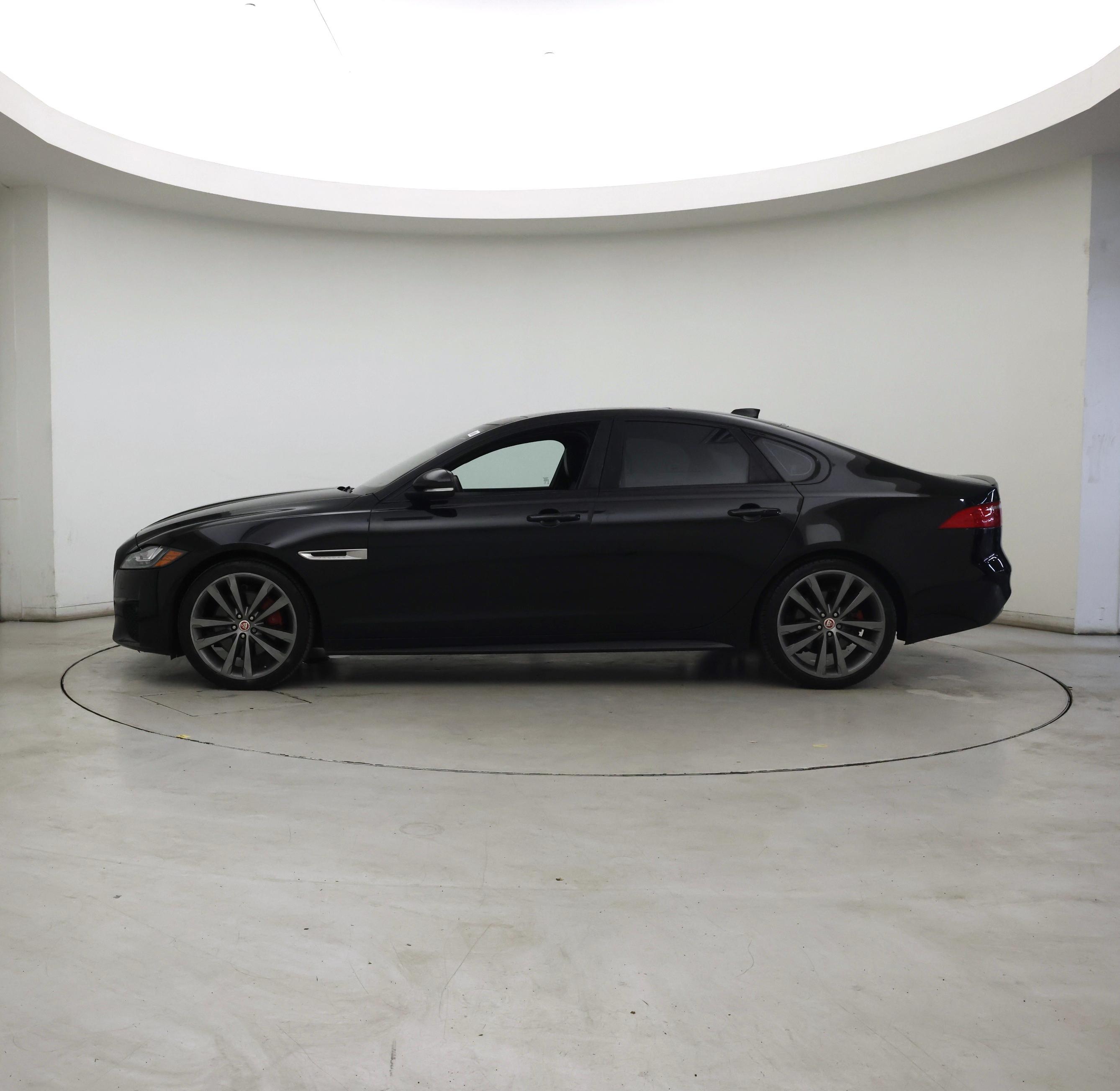 Thumbnail: 2016 Jaguar XF - 3