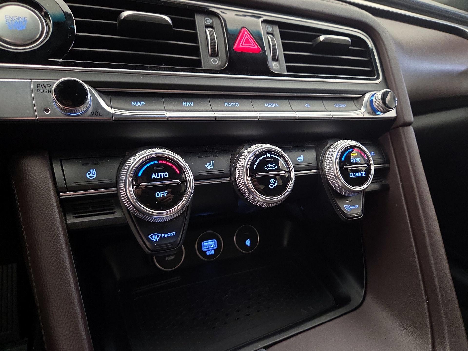 Thumbnail: 2022 Genesis G70 - 16