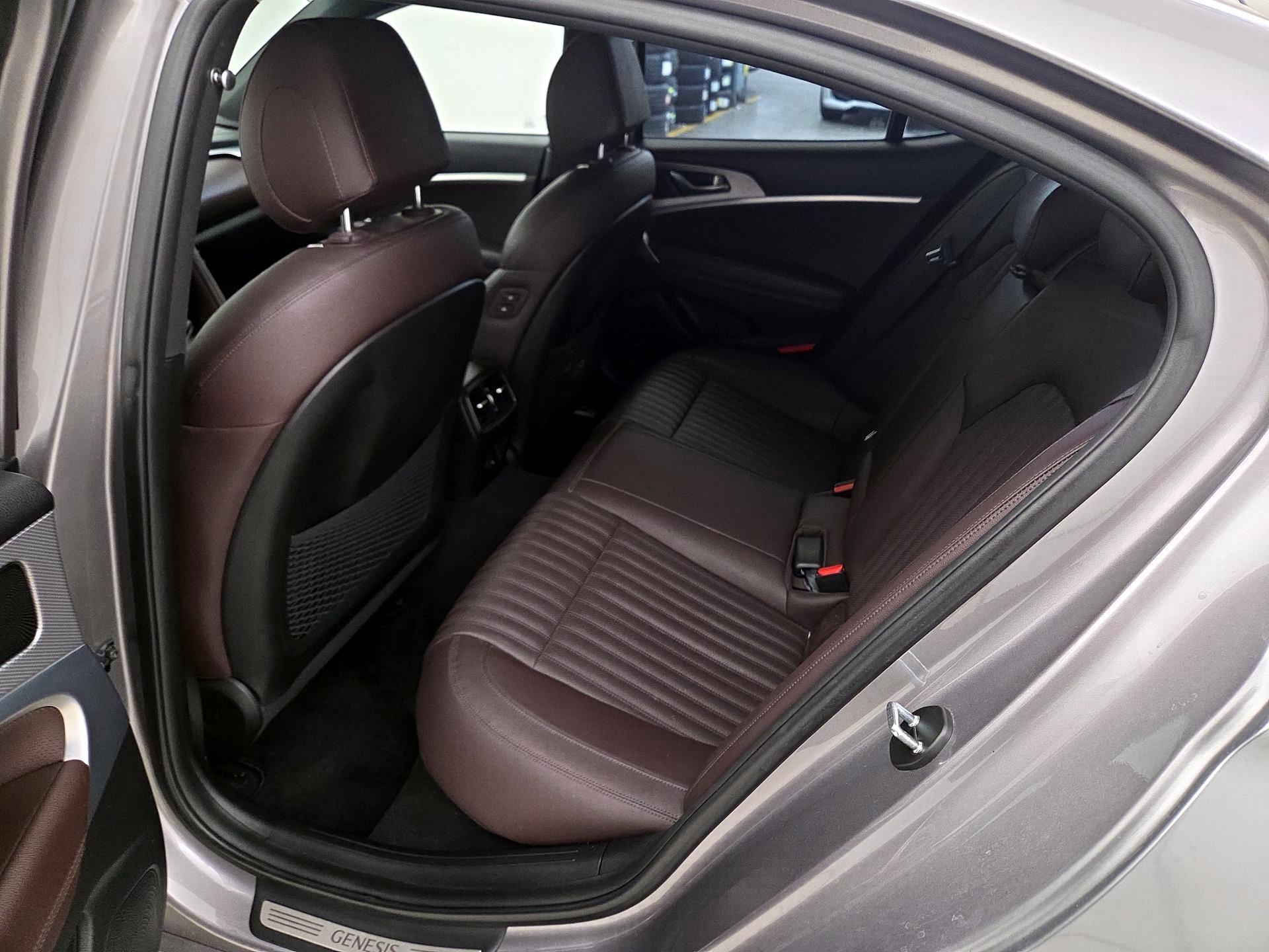 Thumbnail: 2022 Genesis G70 - 19