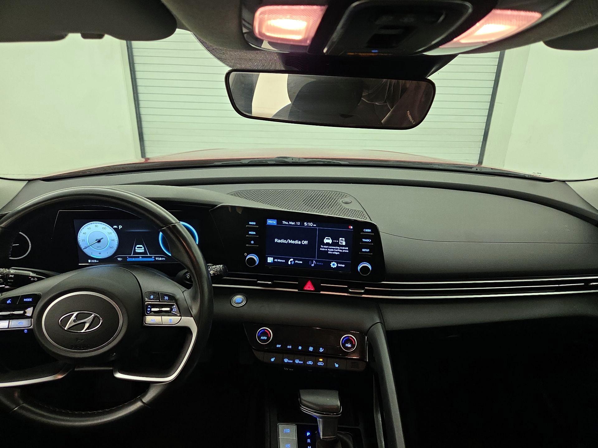 Thumbnail: 2022 Hyundai Elantra - 9