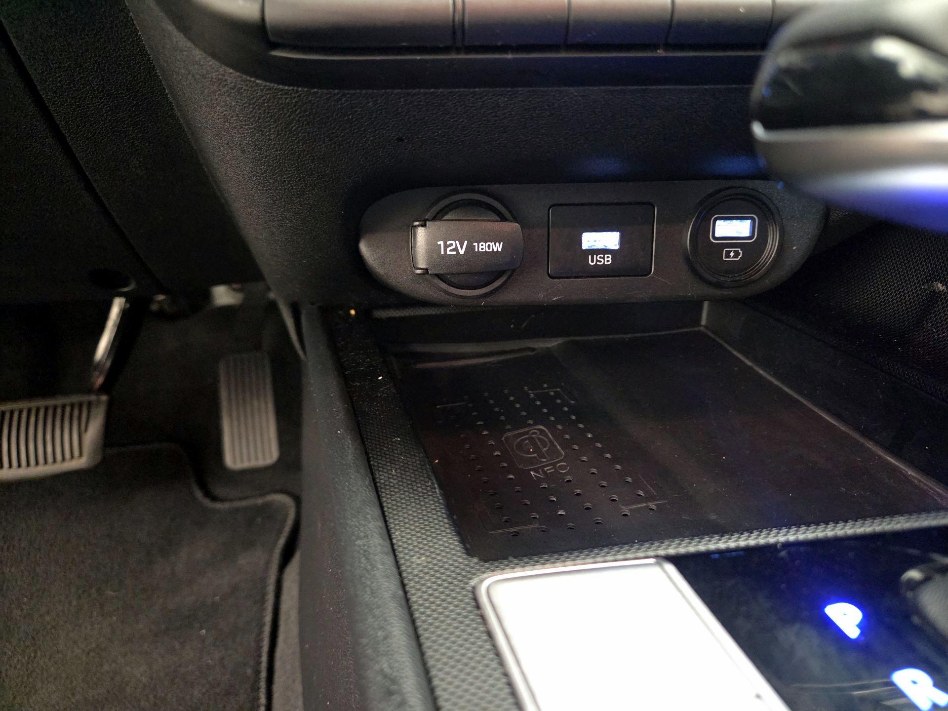Thumbnail: 2022 Hyundai Elantra - 18