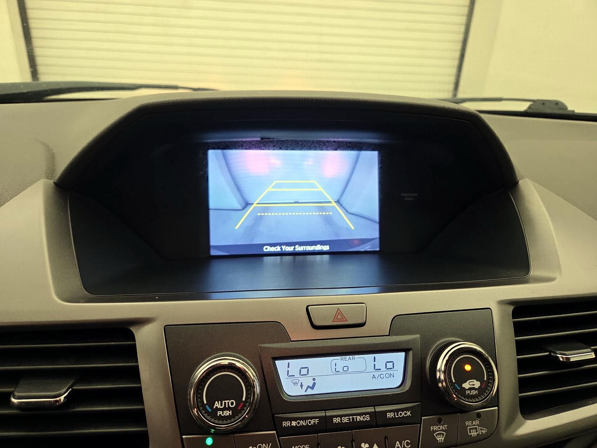 Thumbnail: 2015 Honda Odyssey - 14