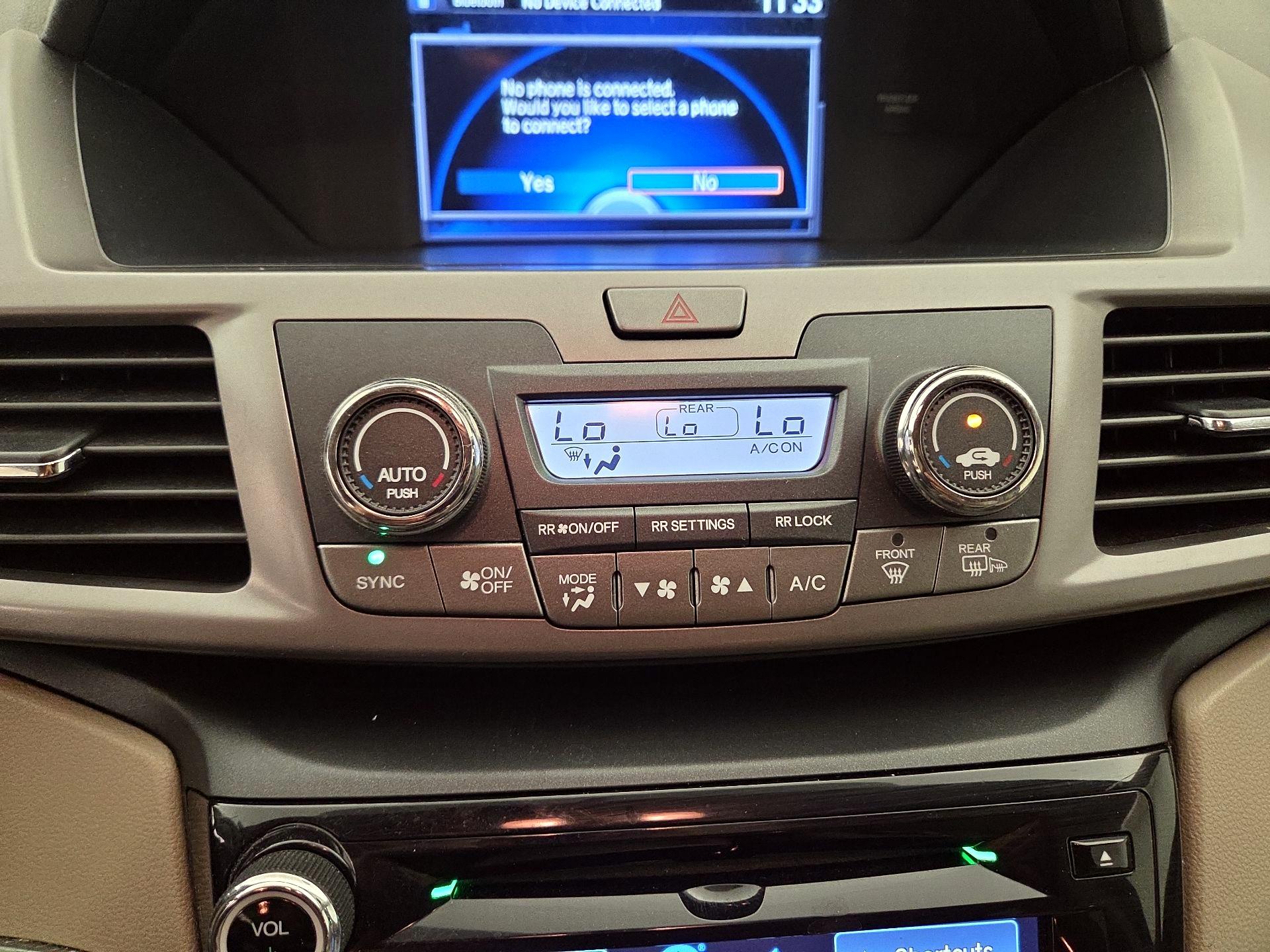 Thumbnail: 2015 Honda Odyssey - 16