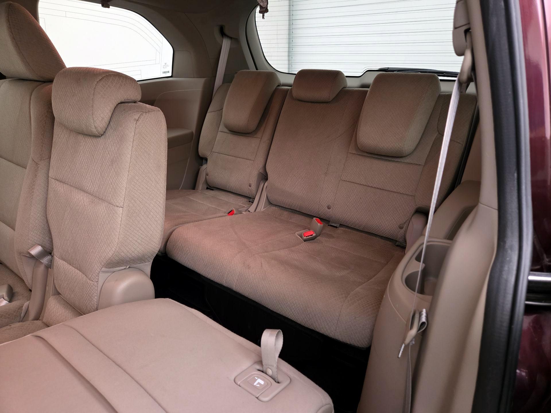 Thumbnail: 2015 Honda Odyssey - 19