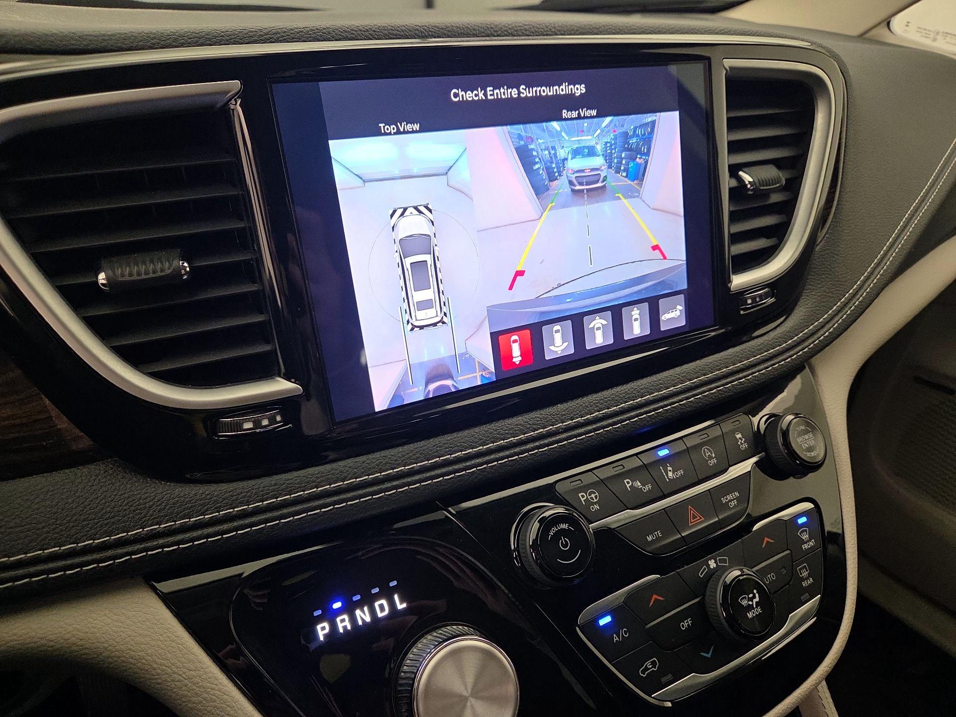 Thumbnail: 2023 Chrysler Pacifica - 14