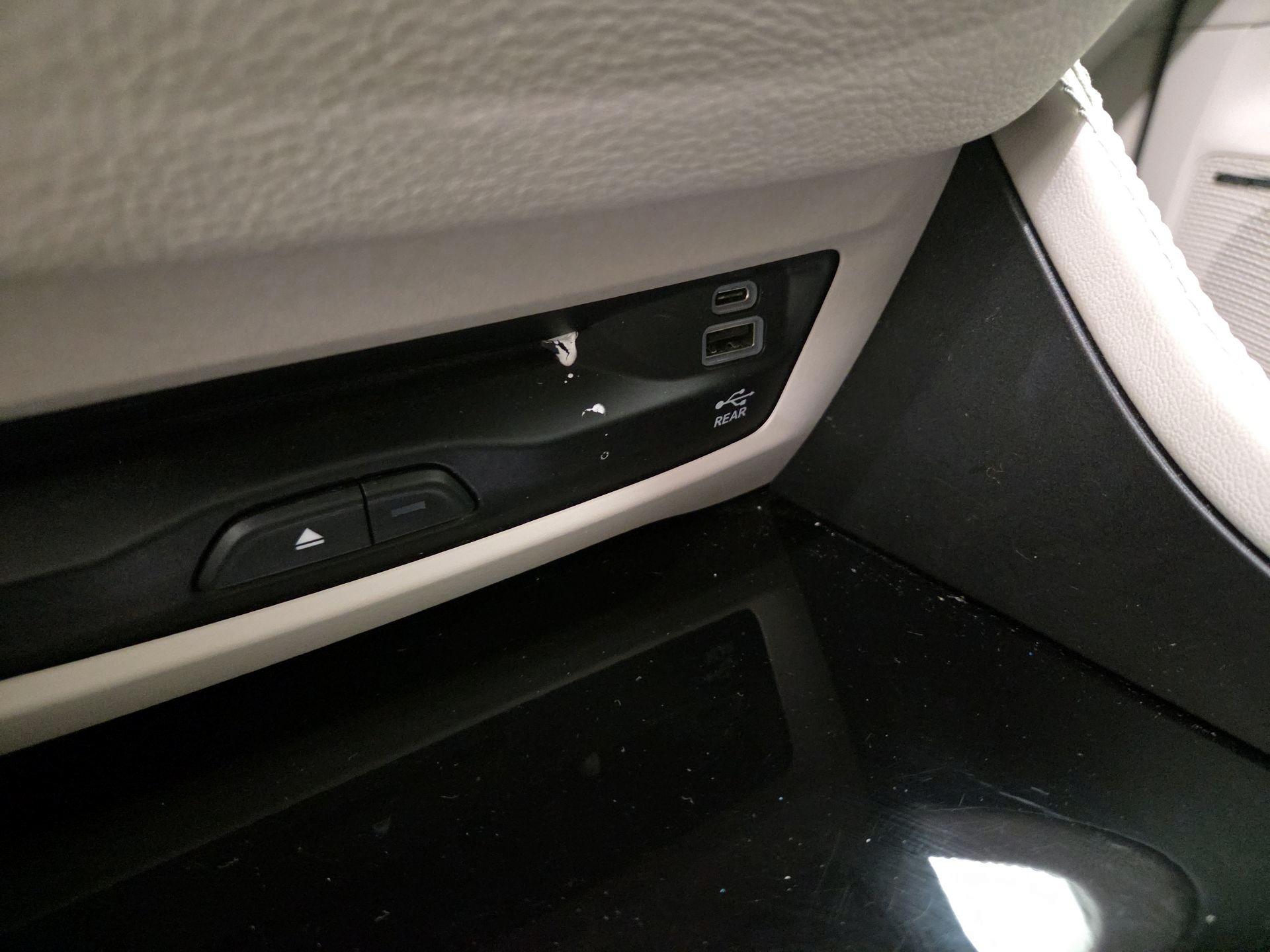 Thumbnail: 2023 Chrysler Pacifica - 18