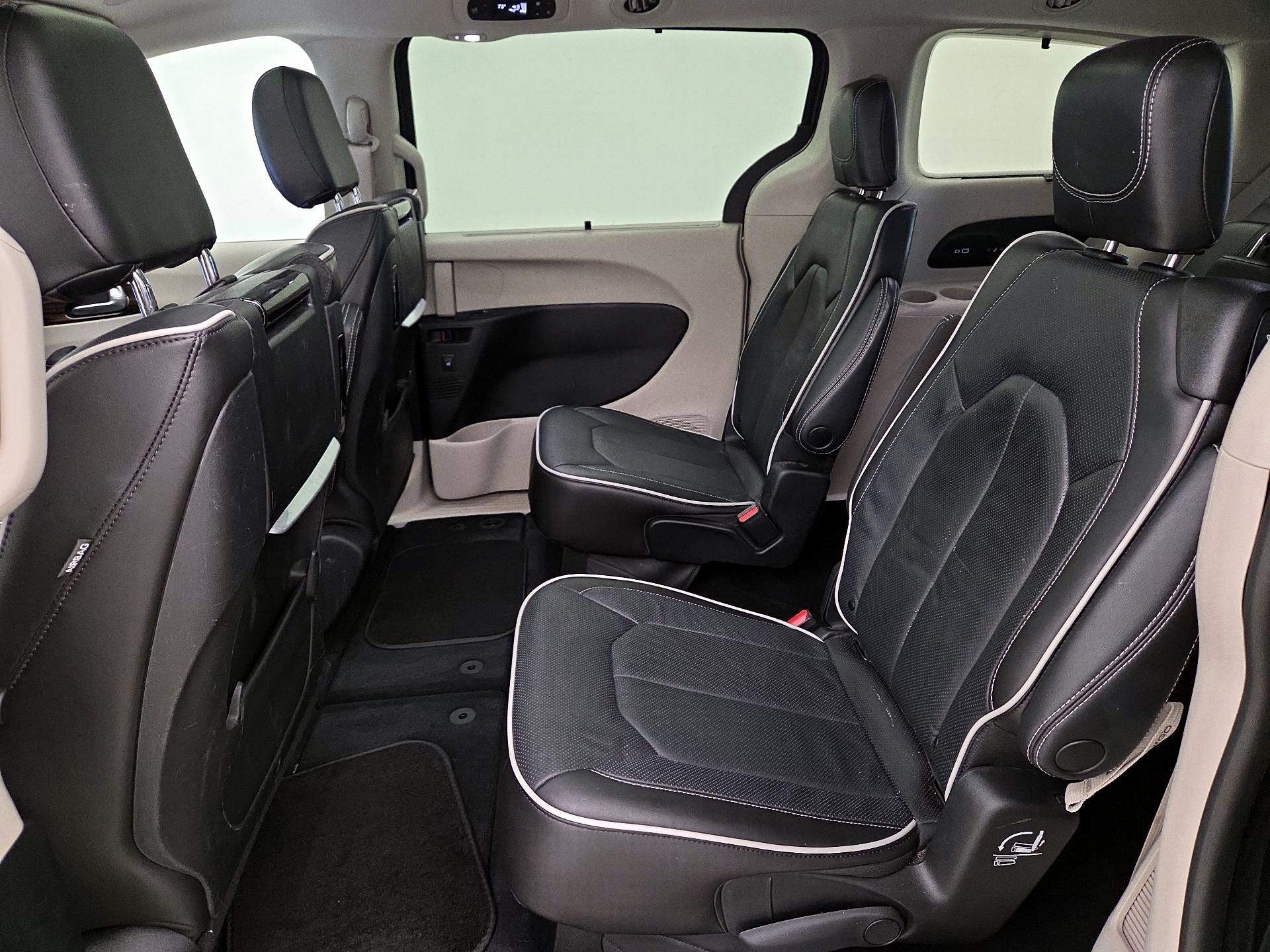 Thumbnail: 2023 Chrysler Pacifica - 20