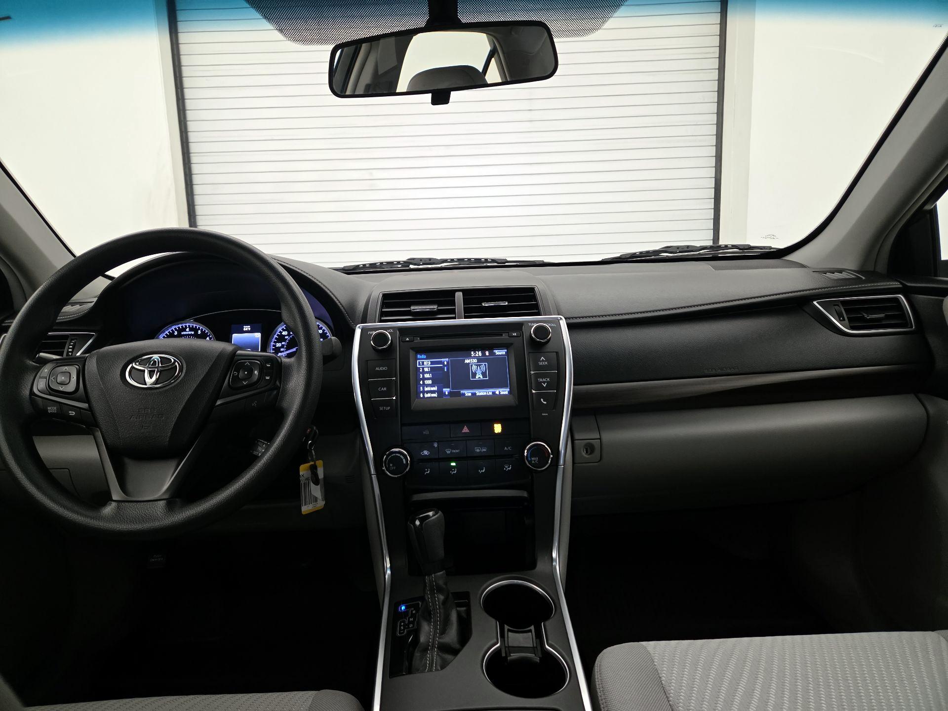 Thumbnail: 2017 Toyota Camry - 9