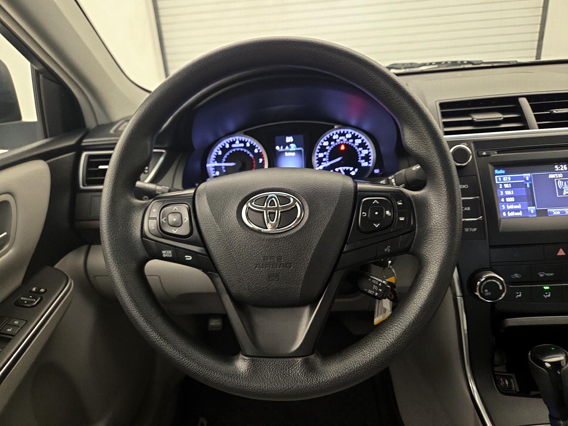 Thumbnail: 2017 Toyota Camry - 10