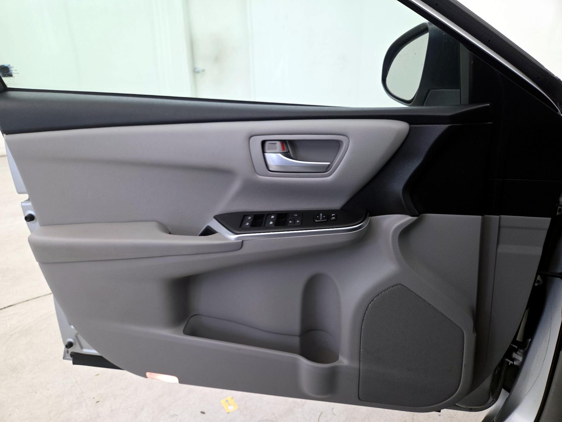 Thumbnail: 2017 Toyota Camry - 12